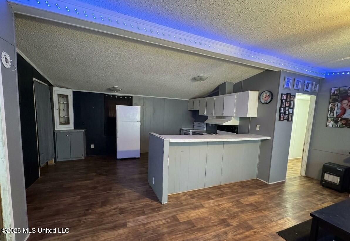 323 Burton Road Property Photo 4