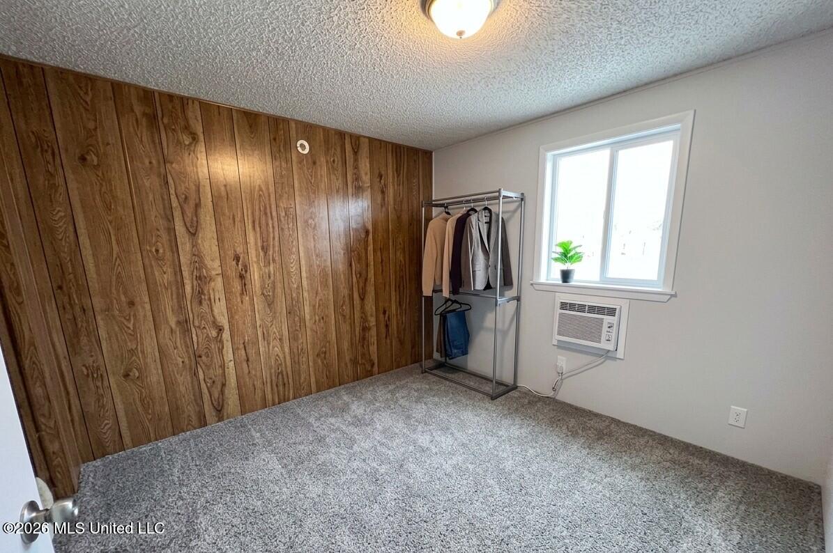 323 Burton Road Property Photo 9