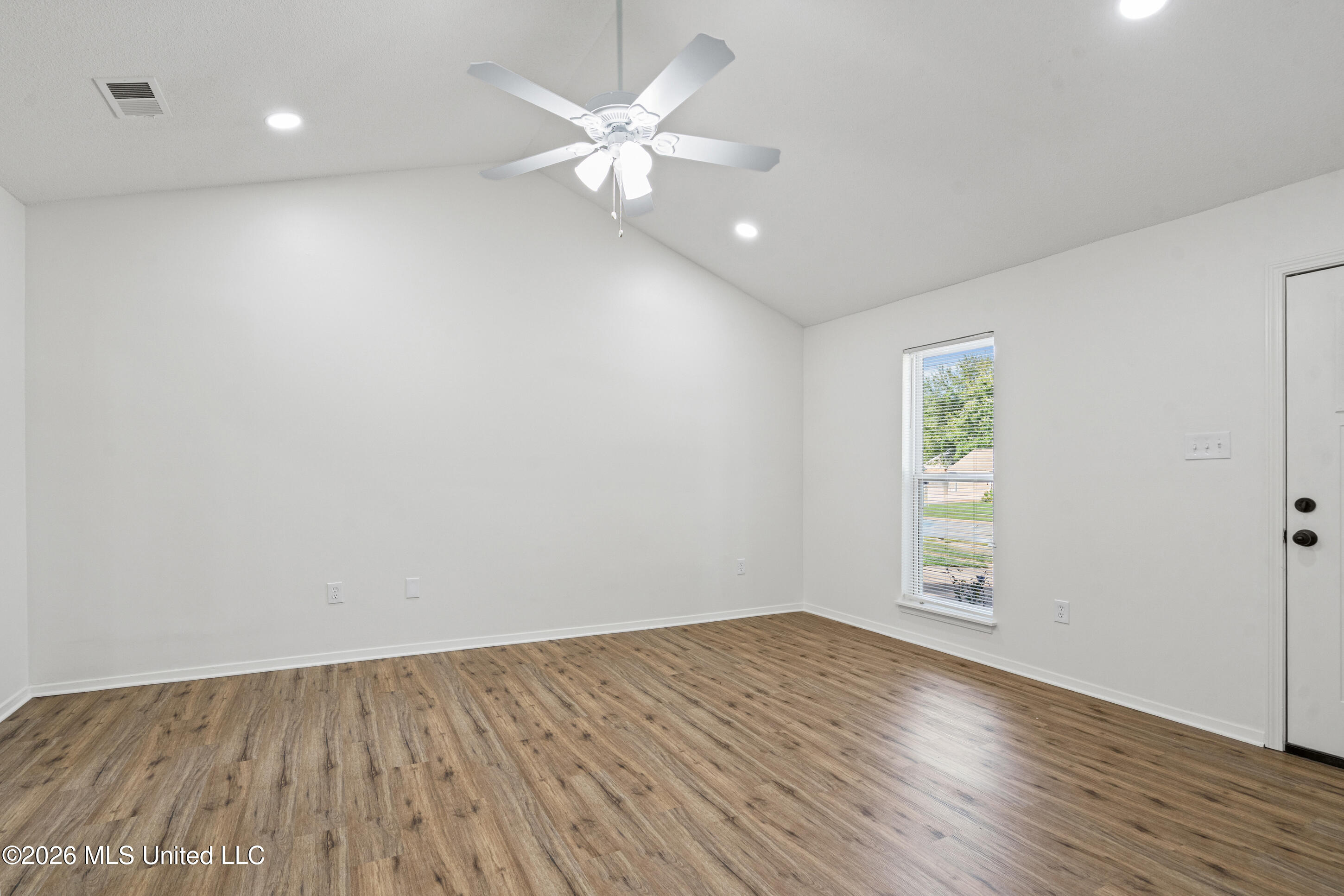 6370 Sandhurst Road Property Photo 5