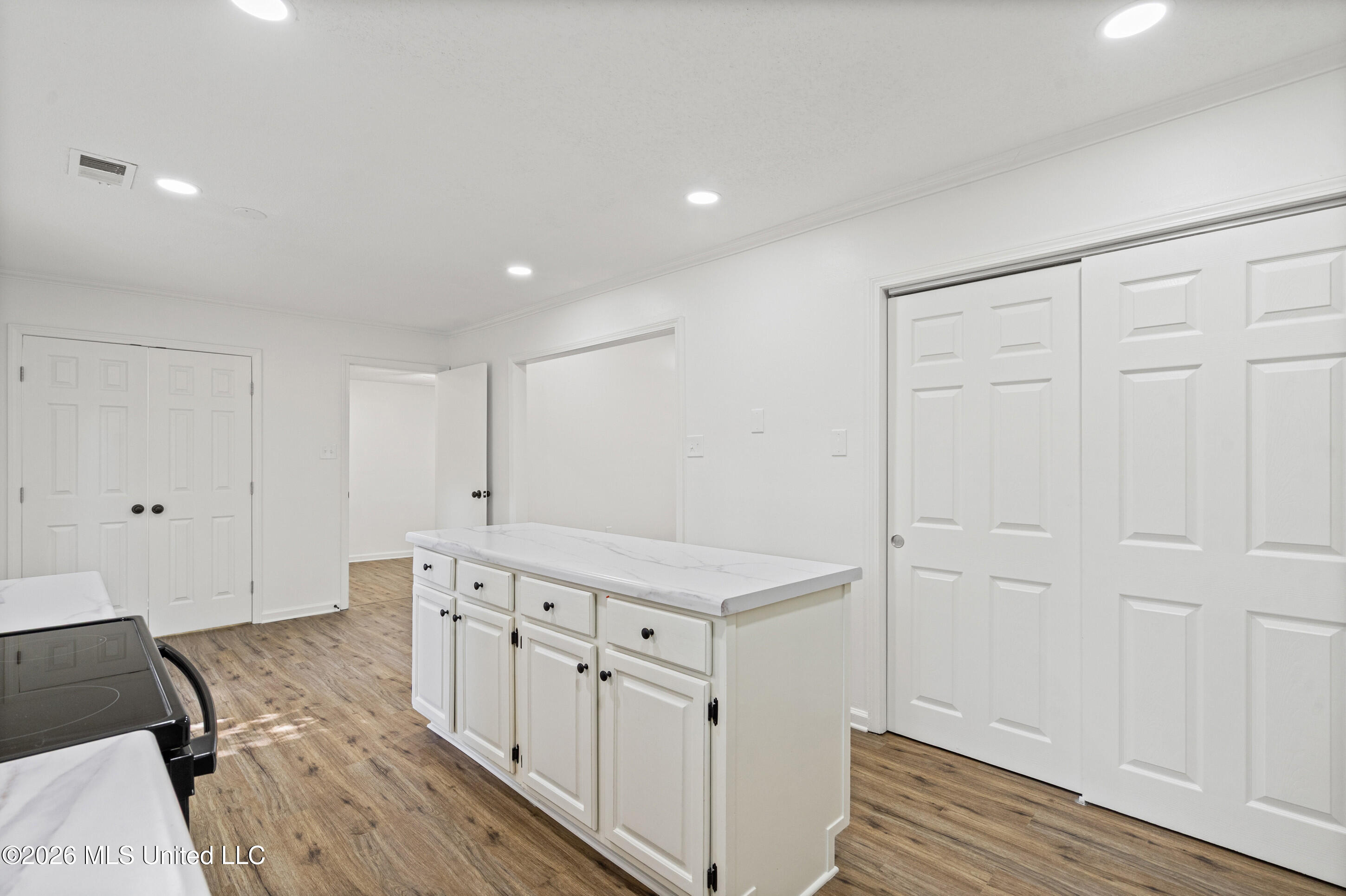 6370 Sandhurst Road Property Photo 11