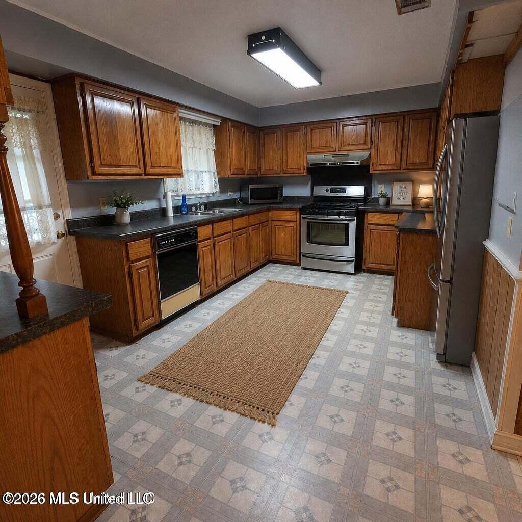 1195 N Old Canton Road Property Photo 11