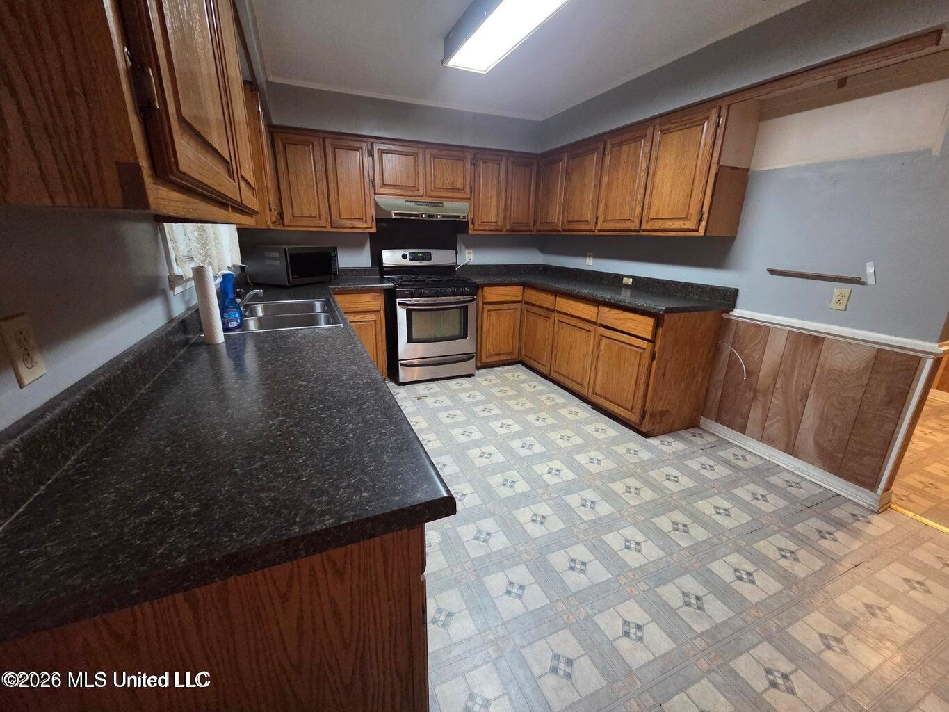 1195 N Old Canton Road Property Photo 13