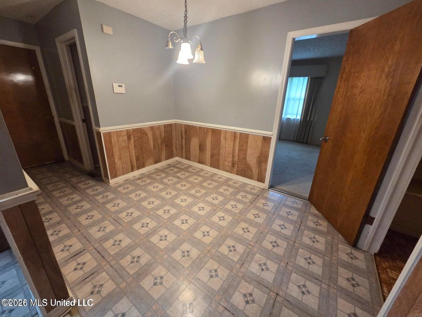 1195 N Old Canton Road Property Photo 15