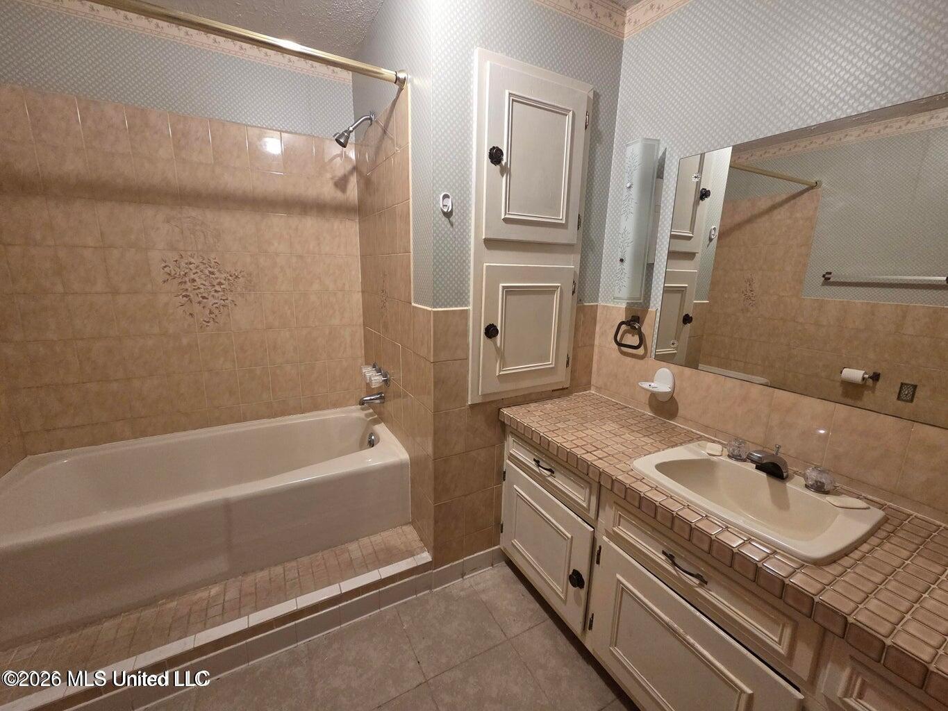 1195 N Old Canton Road Property Photo 28