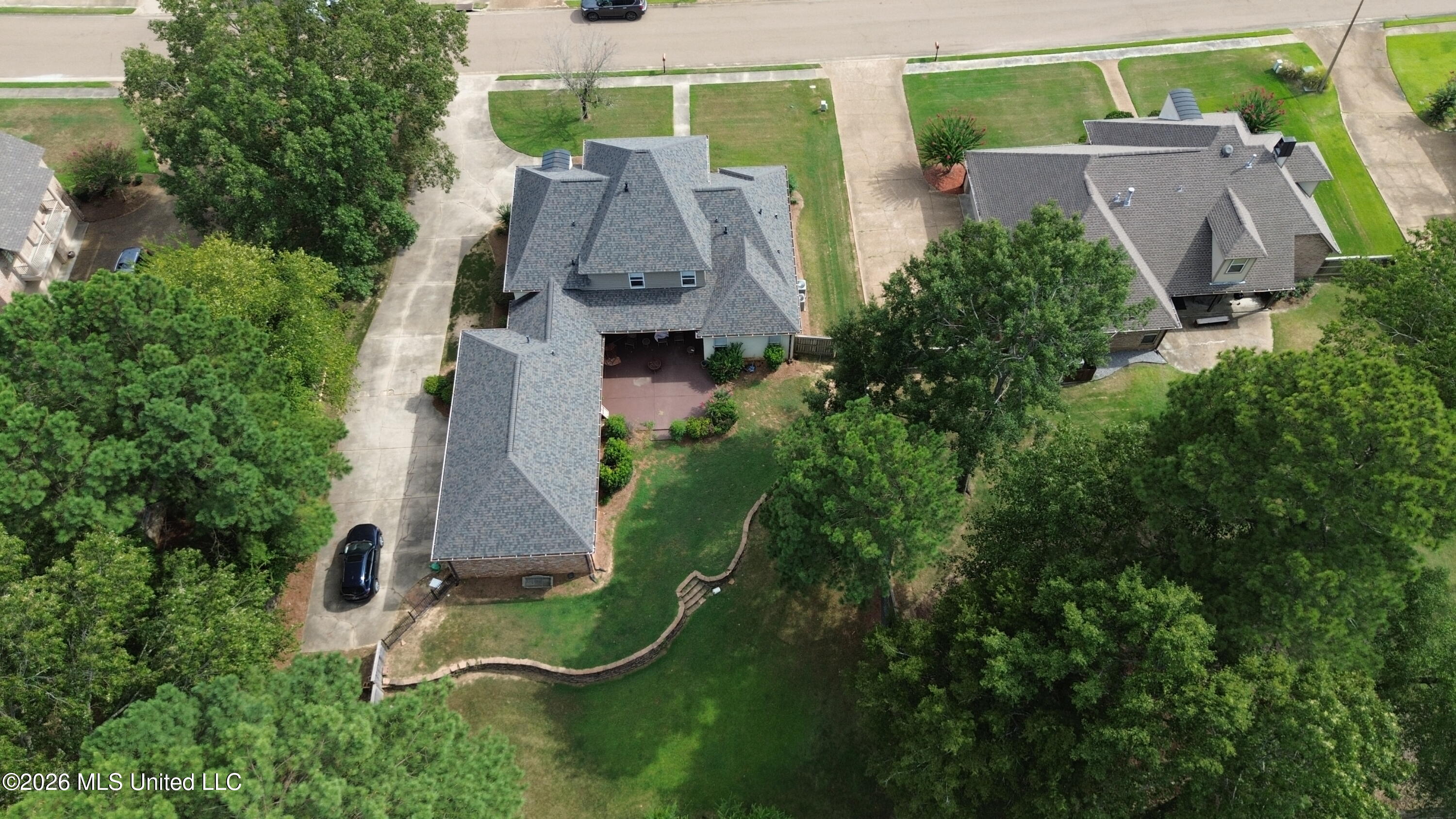 809 Beaumont Drive Property Photo 3