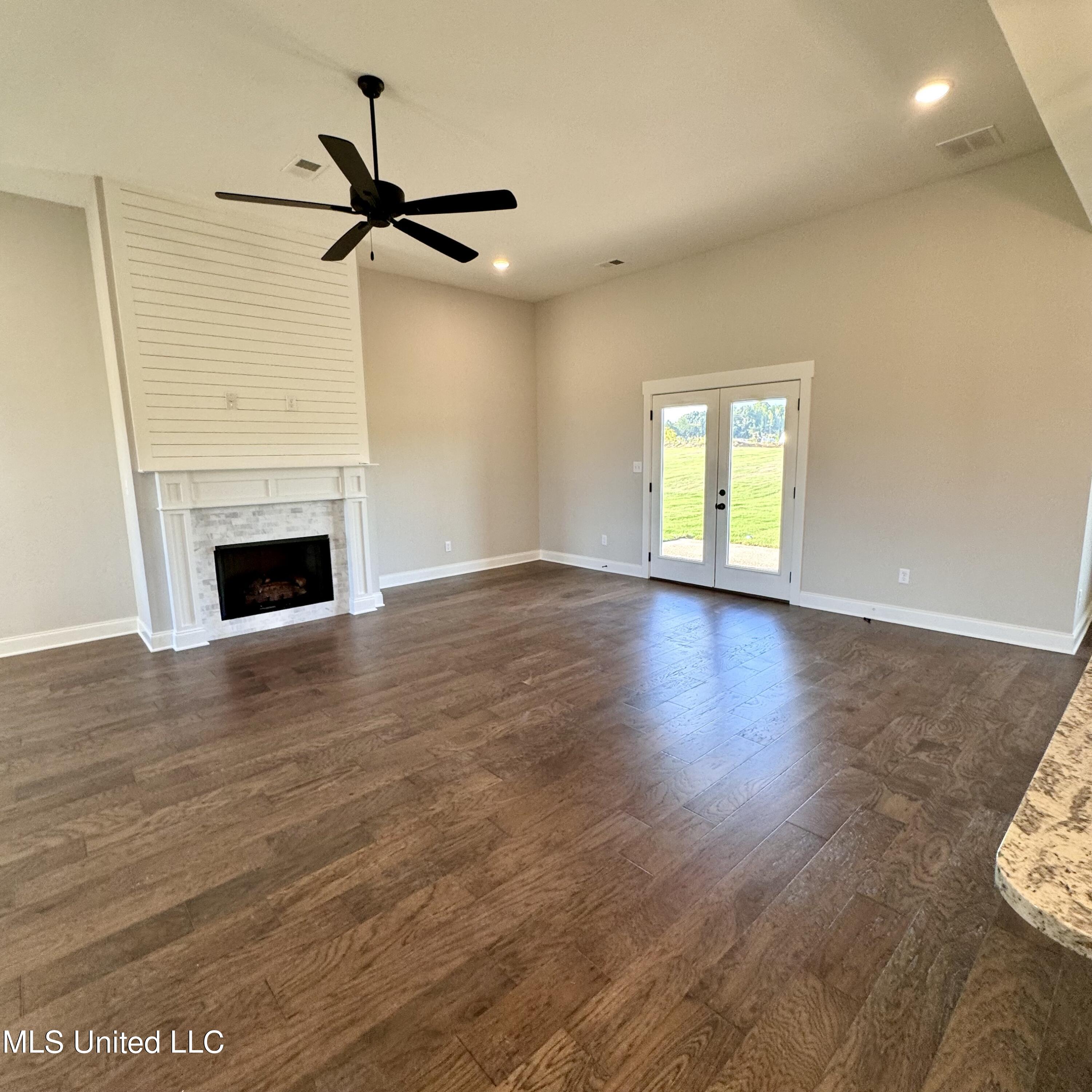 7650 Thomas Riley Street Property Photo 9