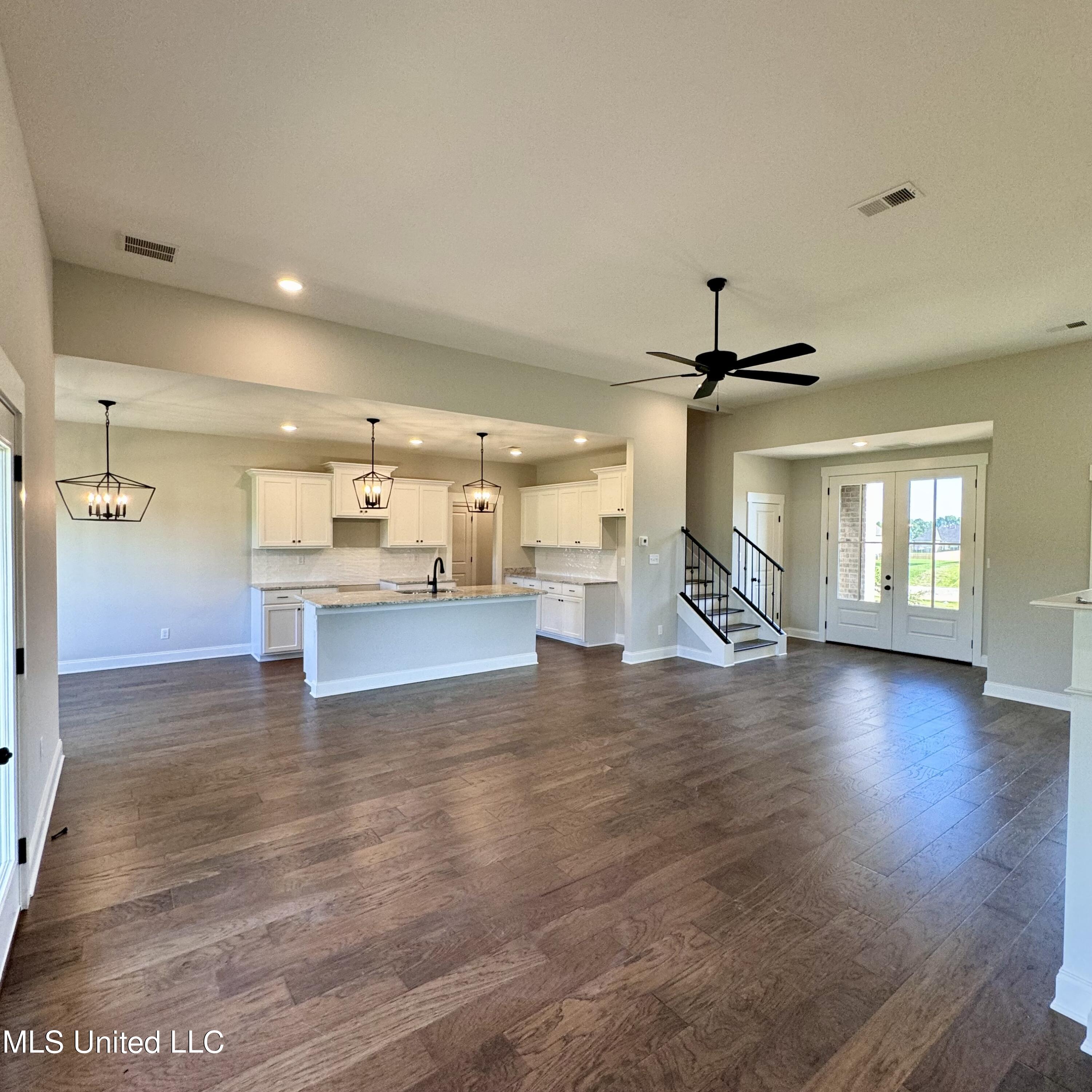 7650 Thomas Riley Street Property Photo 17