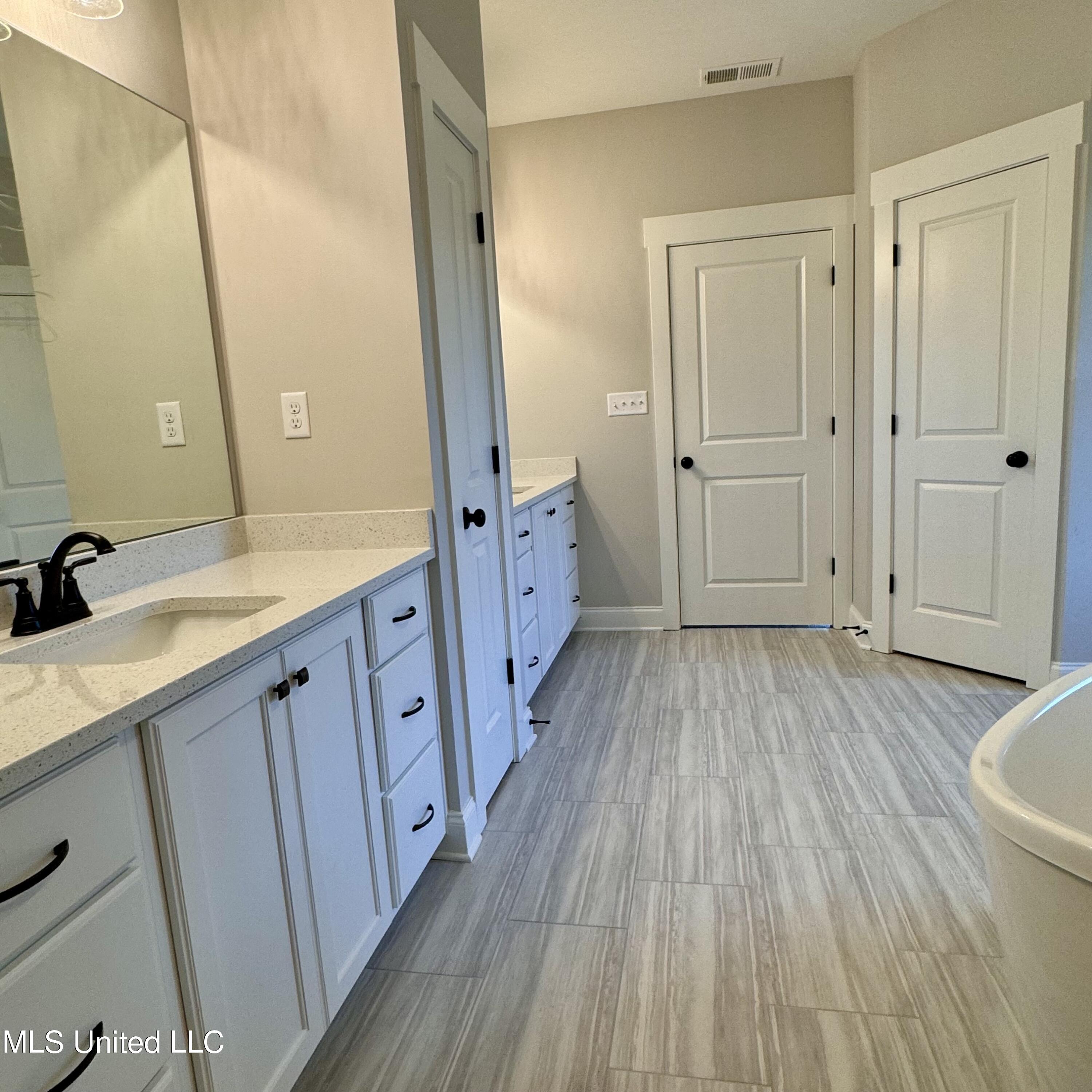 7650 Thomas Riley Street Property Photo 34