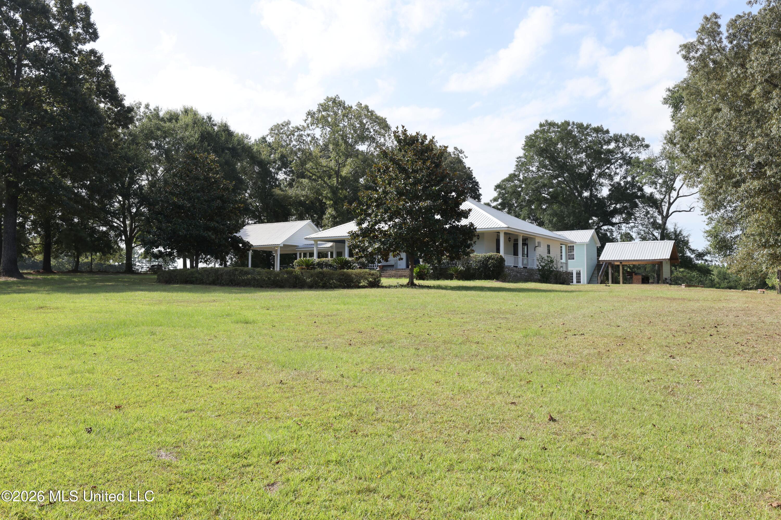103 Harlan Davis Road Property Photo 3