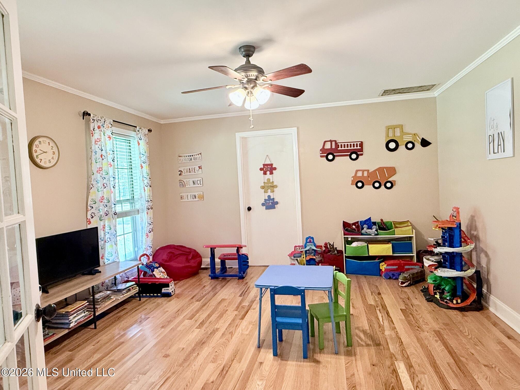 8807 Newell Road Property Photo 4