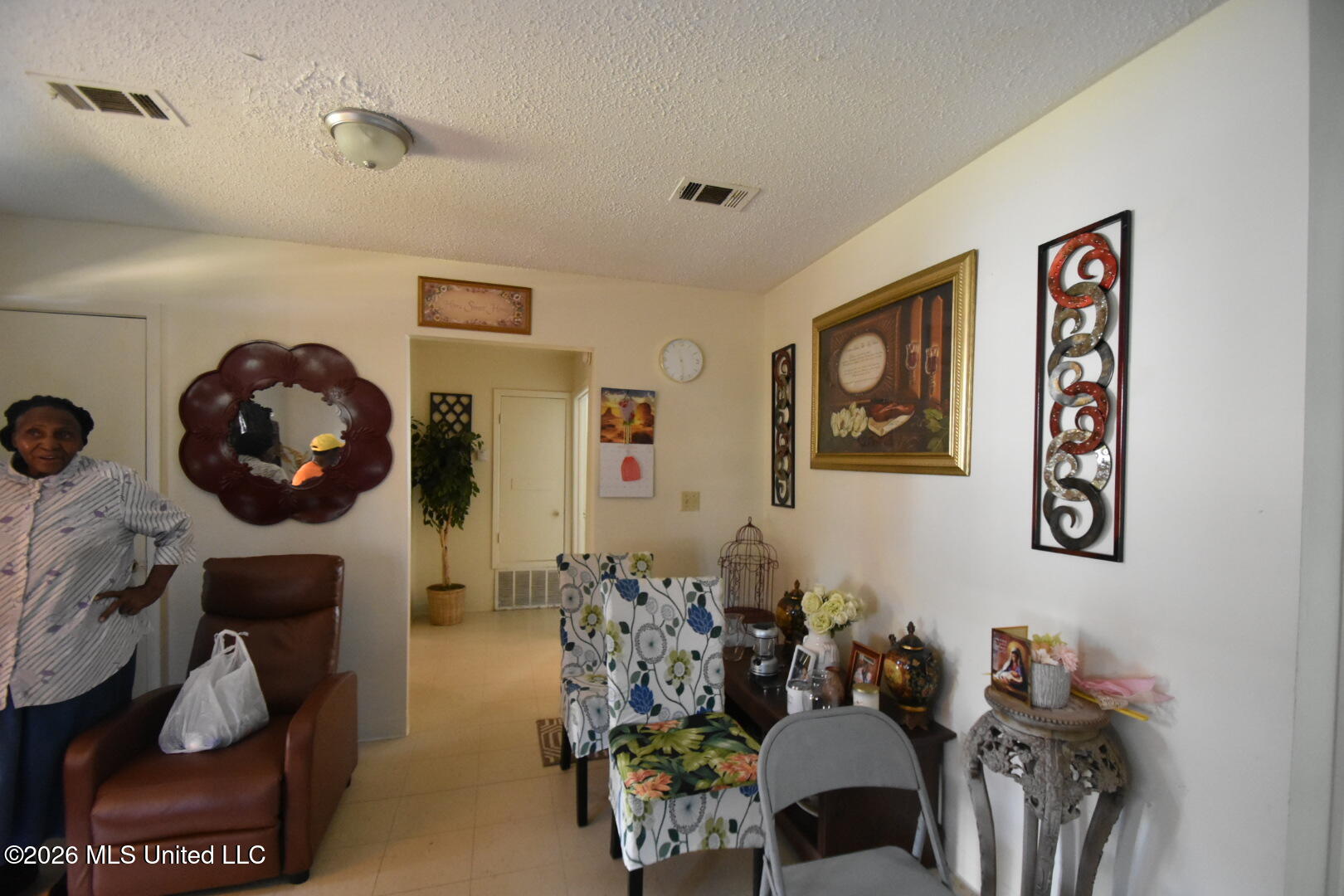 1300 Roosevelt Avenue Property Photo 4