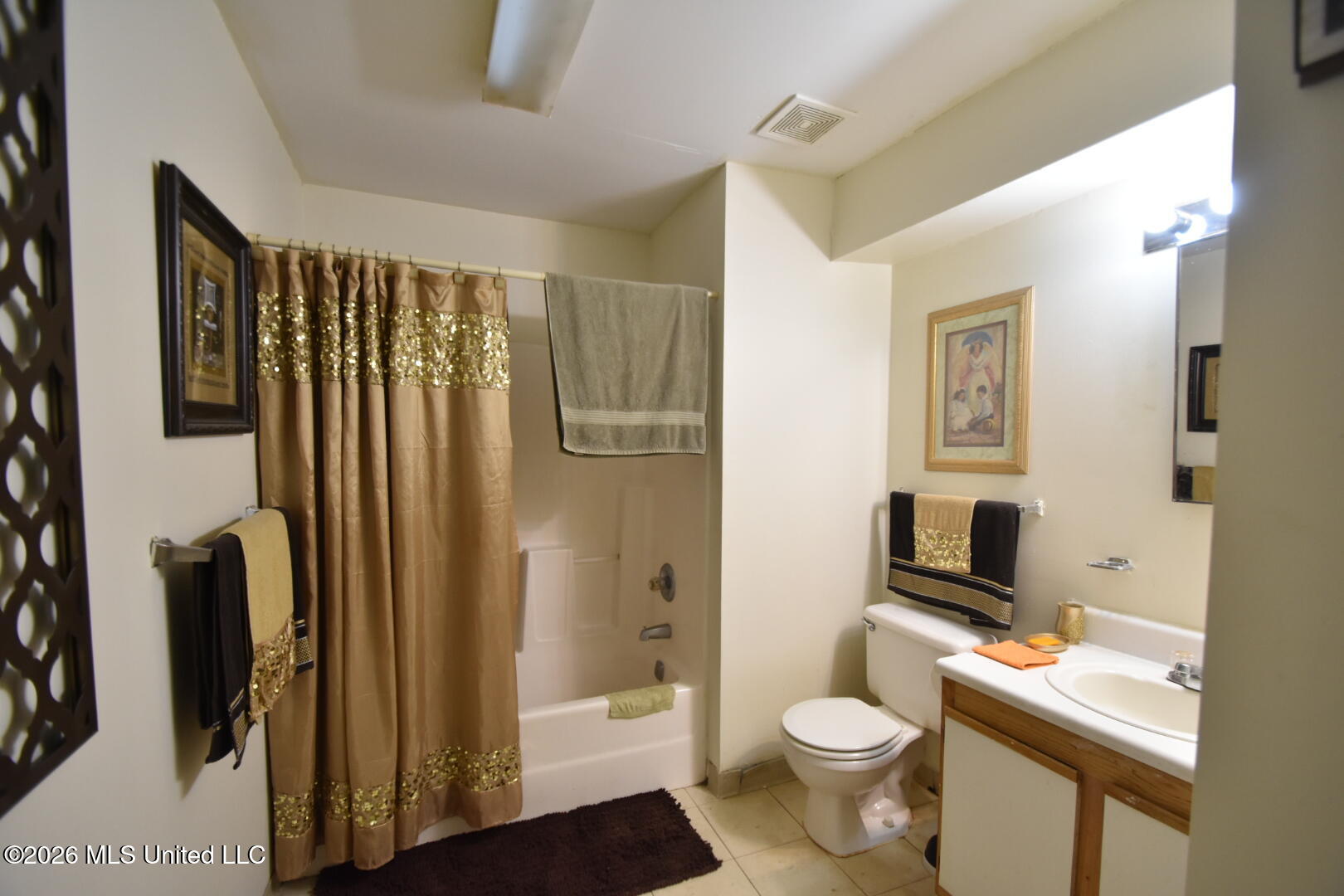 1300 Roosevelt Avenue Property Photo 8