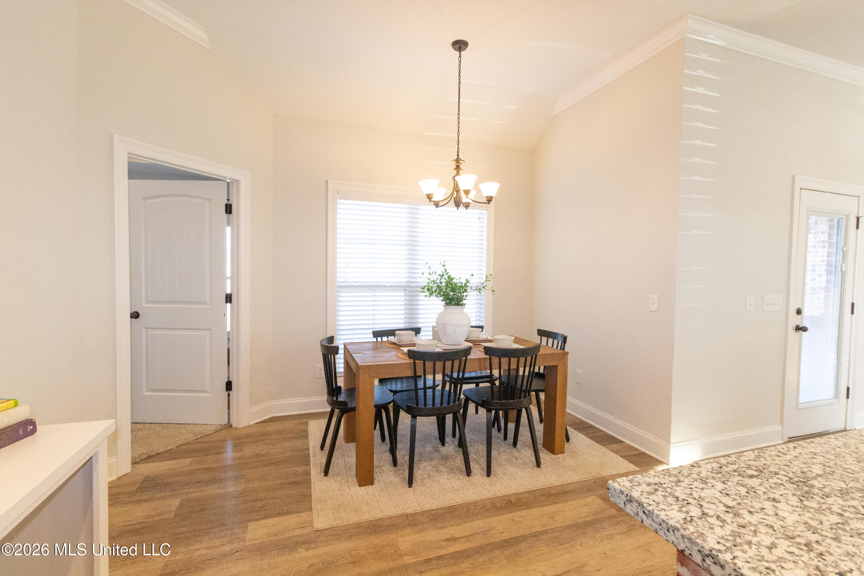 115 Chartleigh Circle Property Photo 4