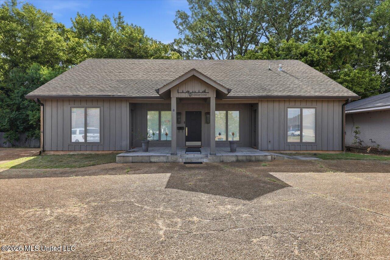 8 Lakeland Circle Property Photo 1