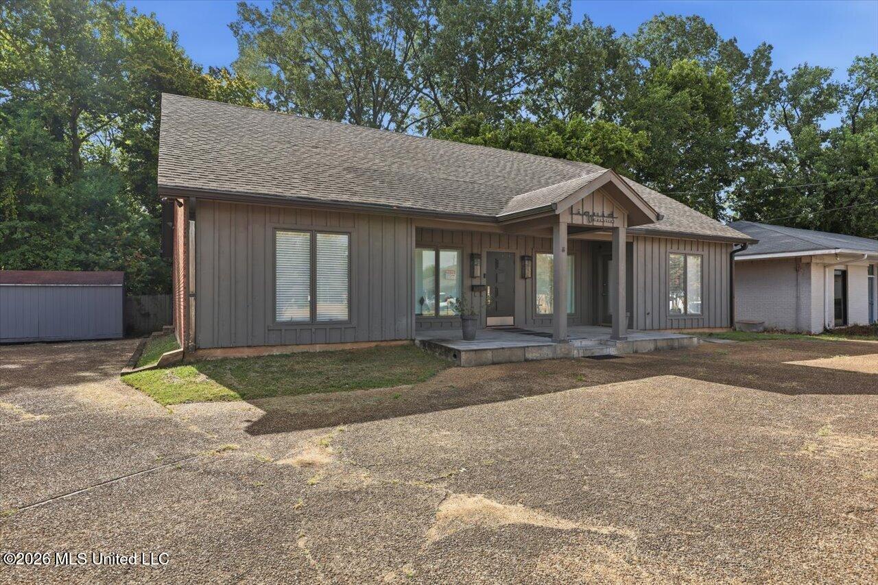 8 Lakeland Circle Property Photo 2