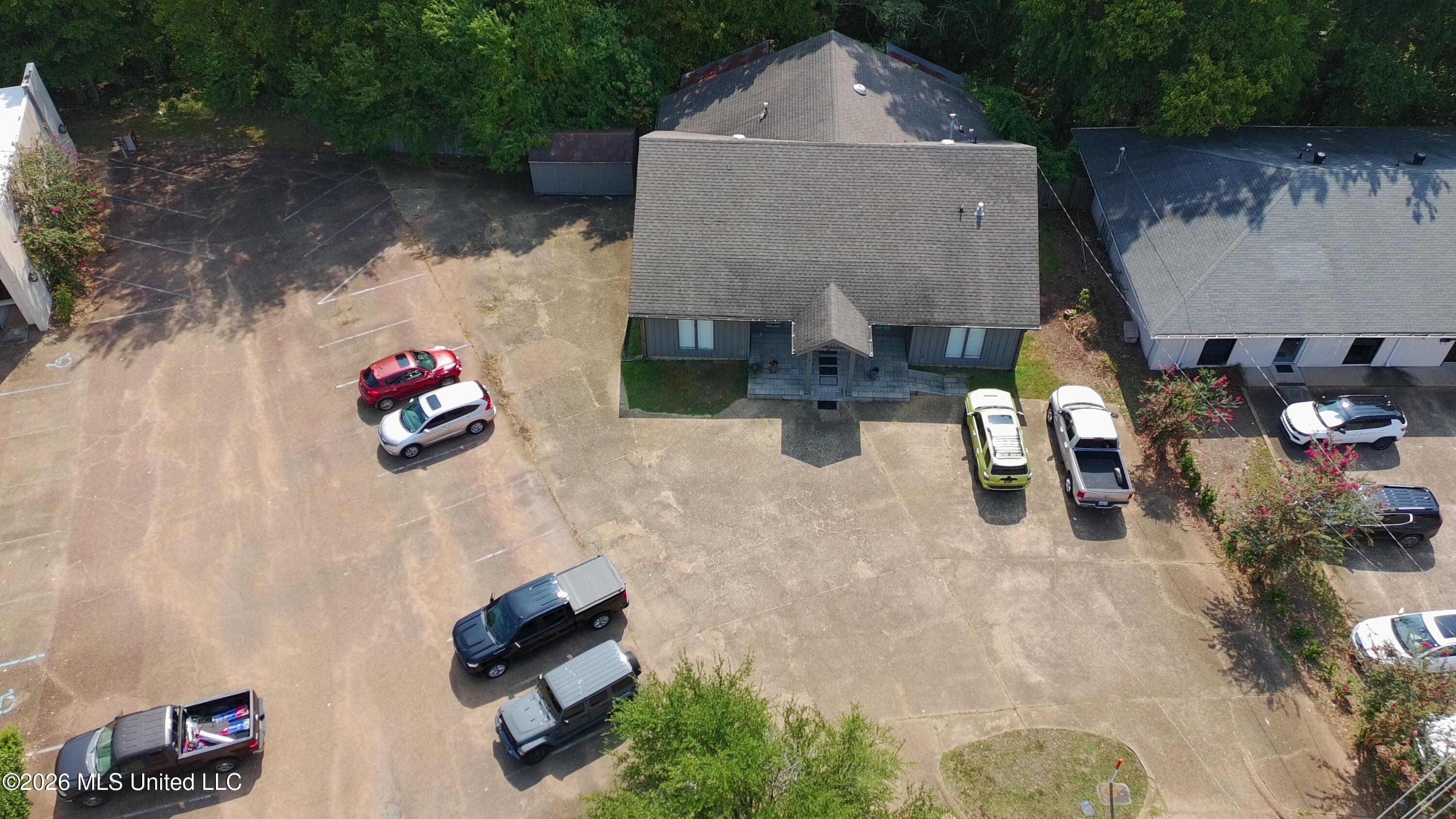 8 Lakeland Circle Property Photo 41