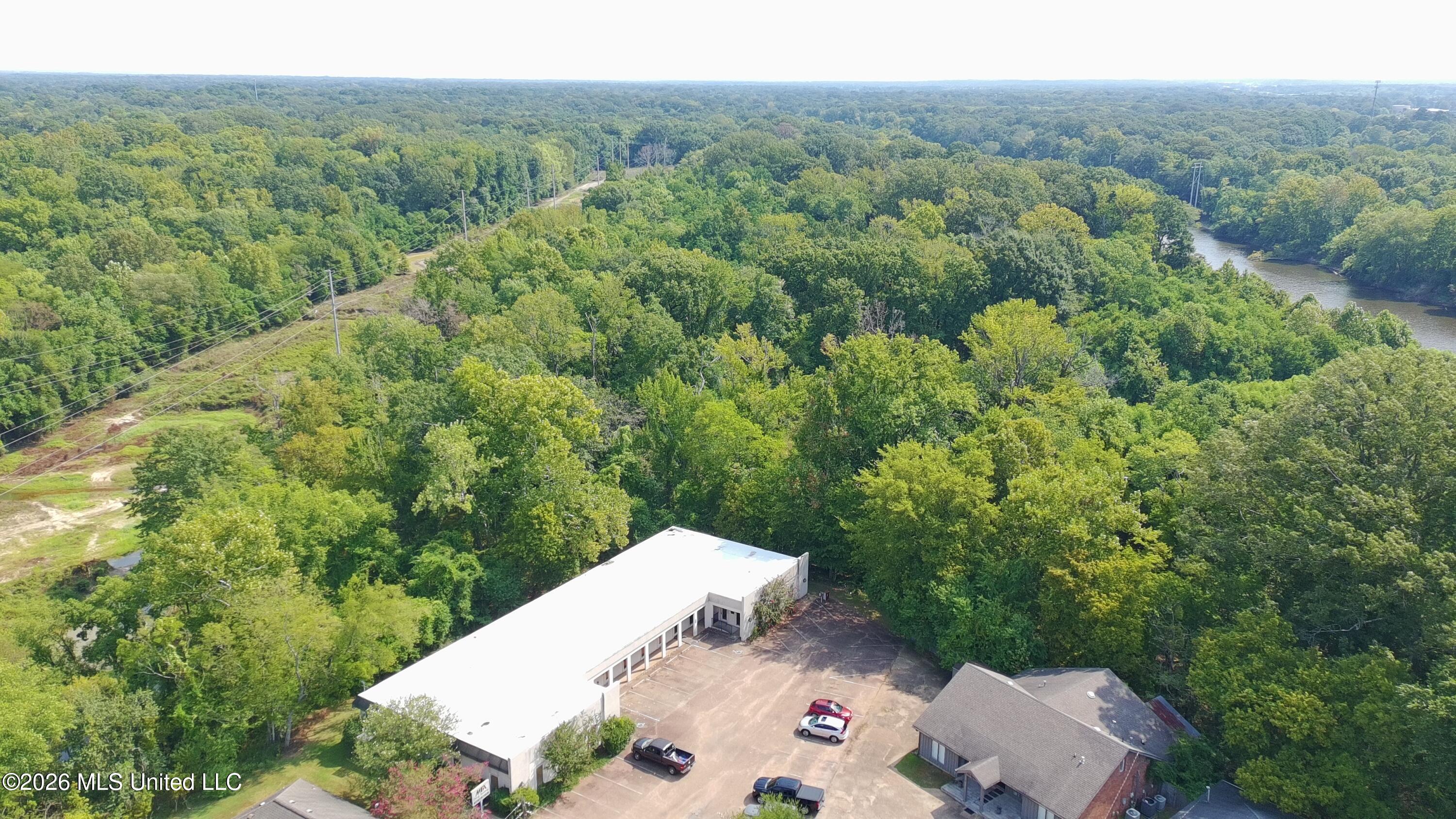 8 Lakeland Circle Property Photo 46