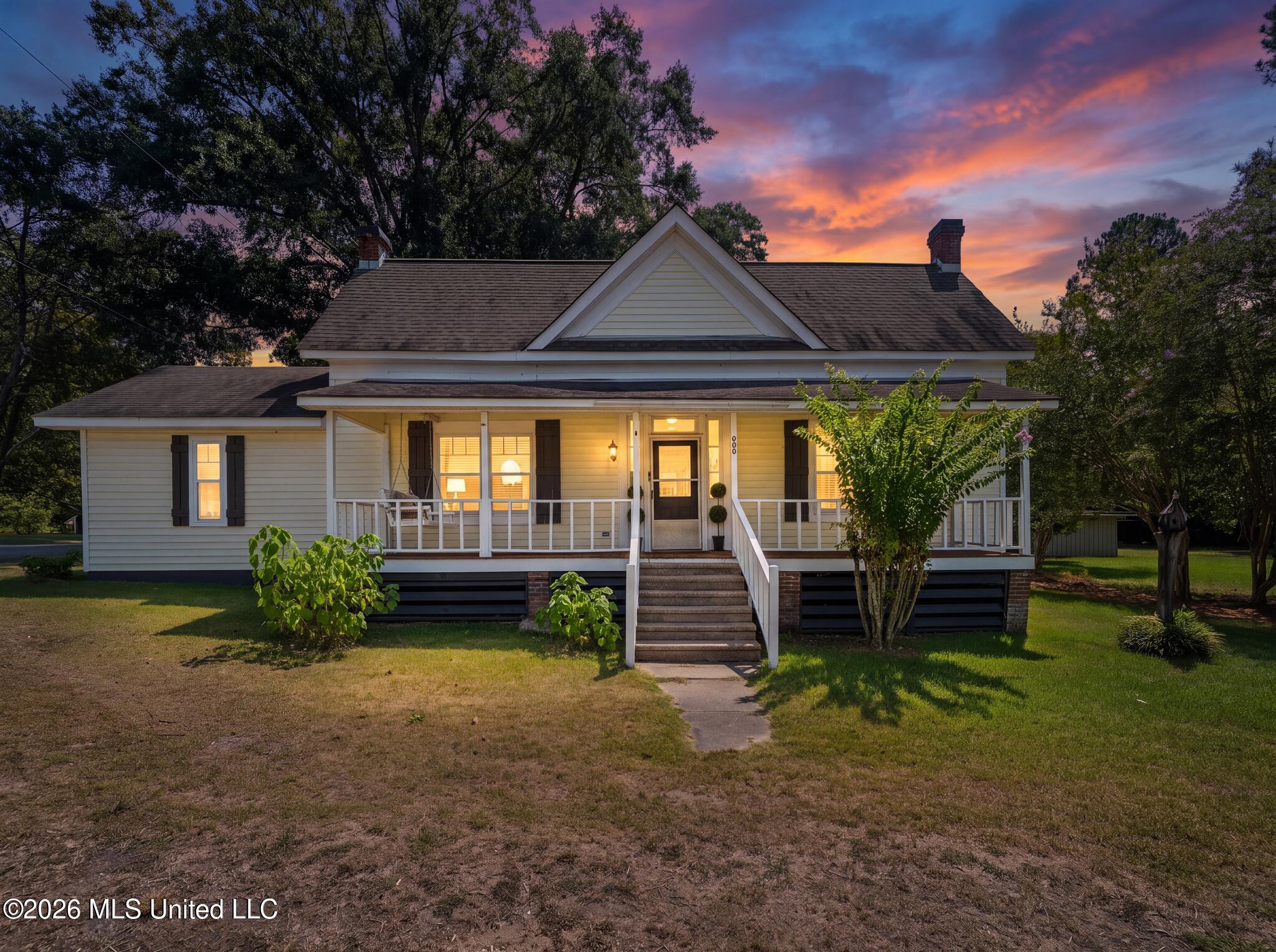 100 Poplar Street Property Photo 1