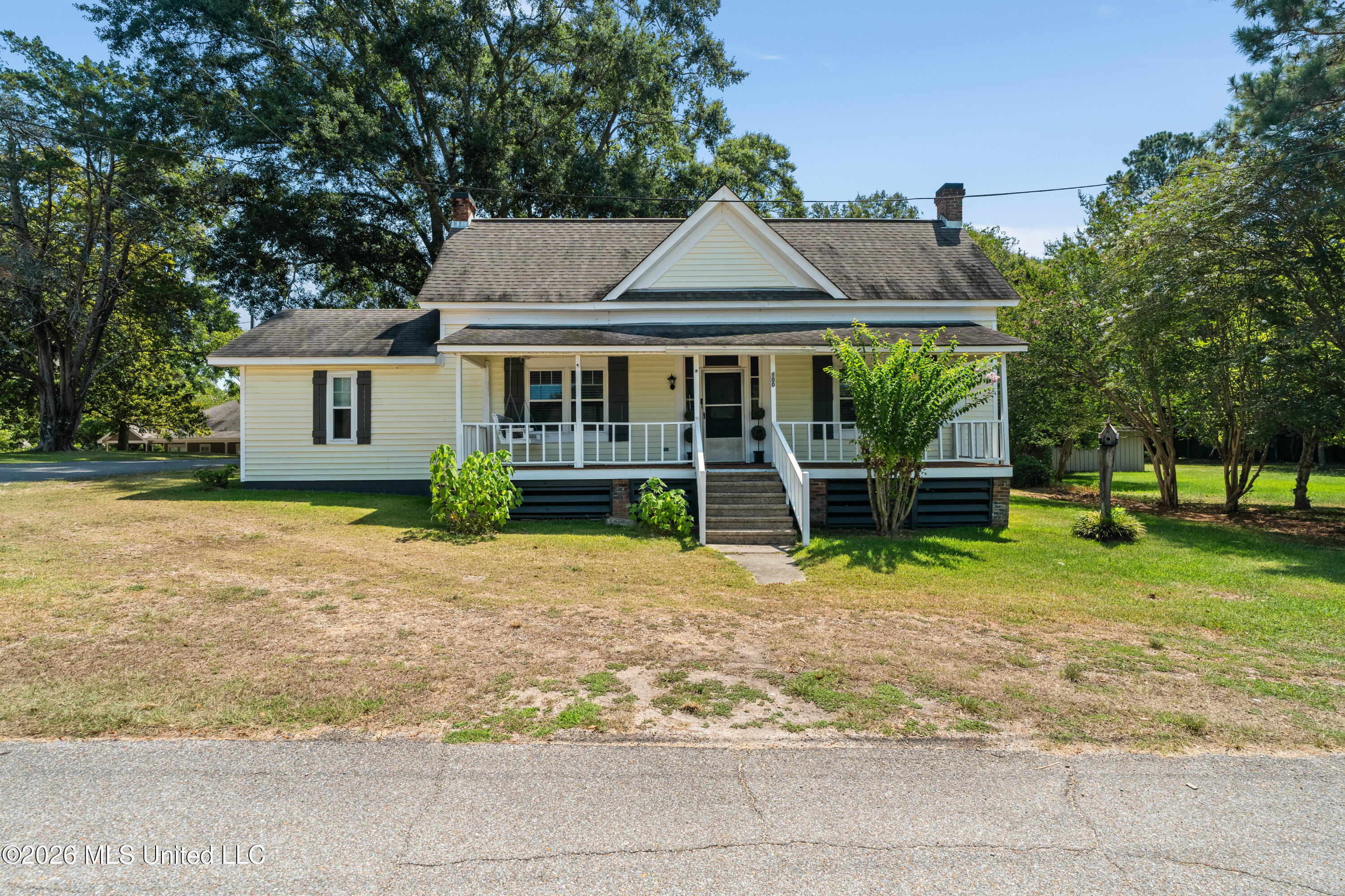 100 Poplar Street Property Photo 4