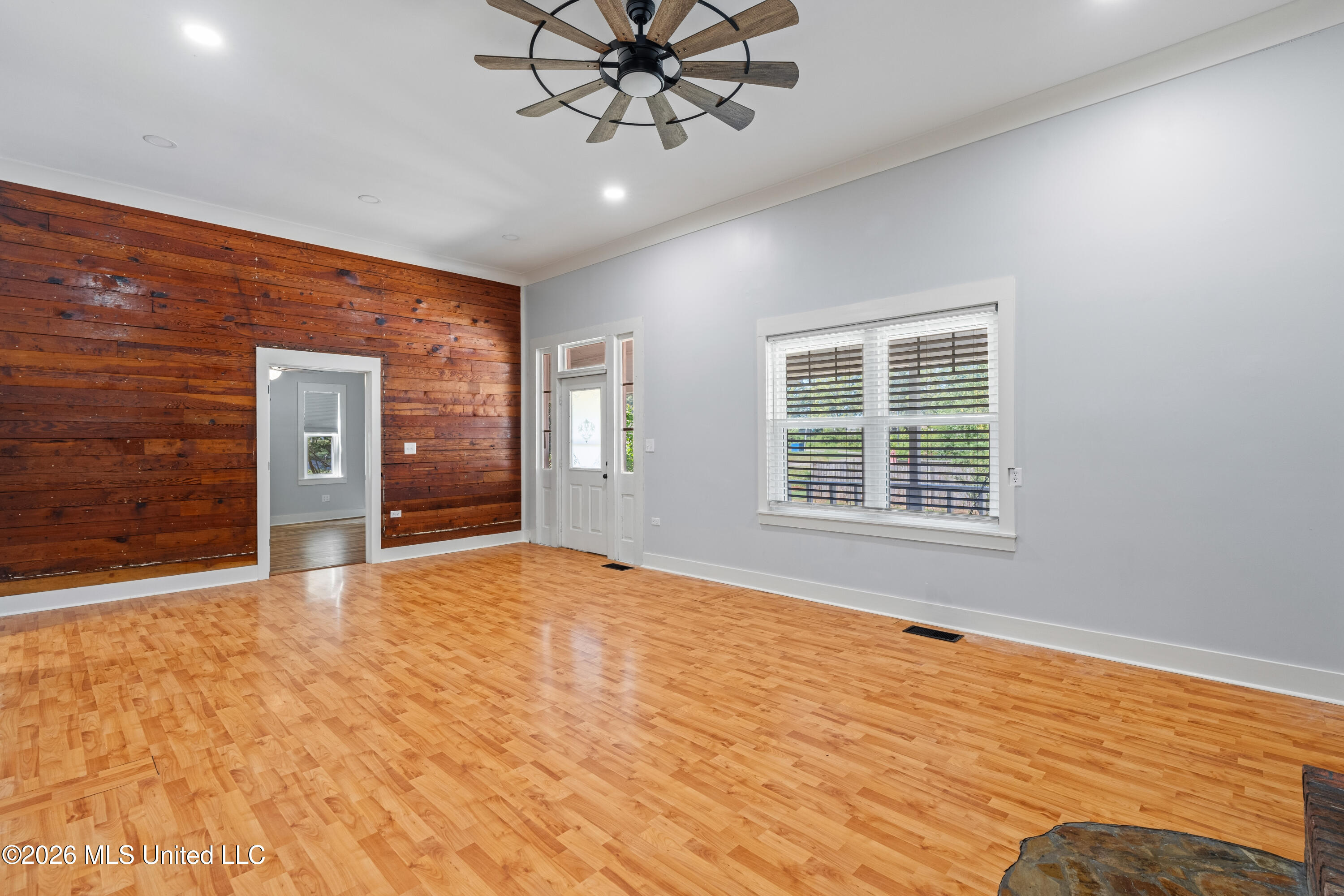 100 Poplar Street Property Photo 11