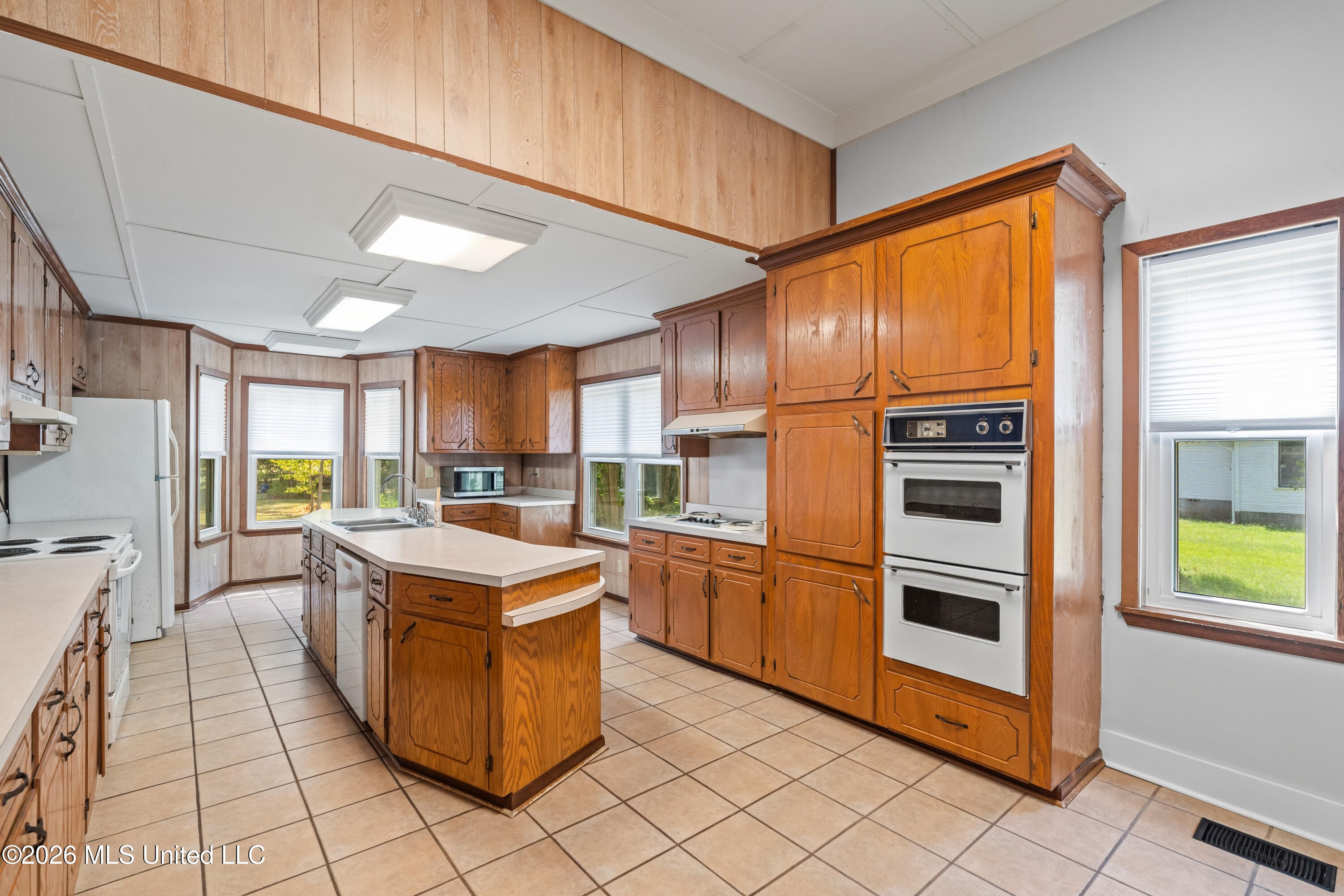 100 Poplar Street Property Photo 12