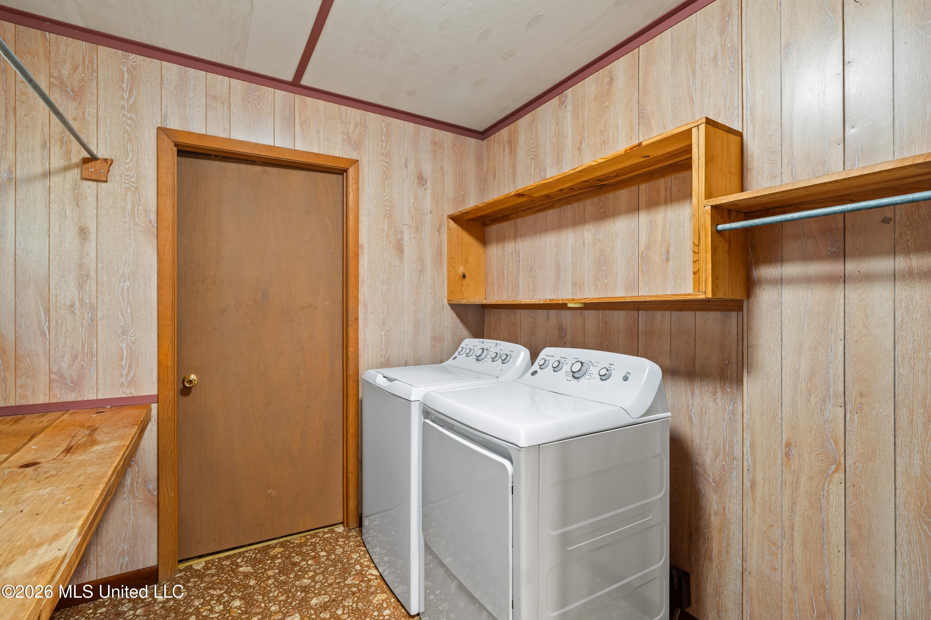 100 Poplar Street Property Photo 17