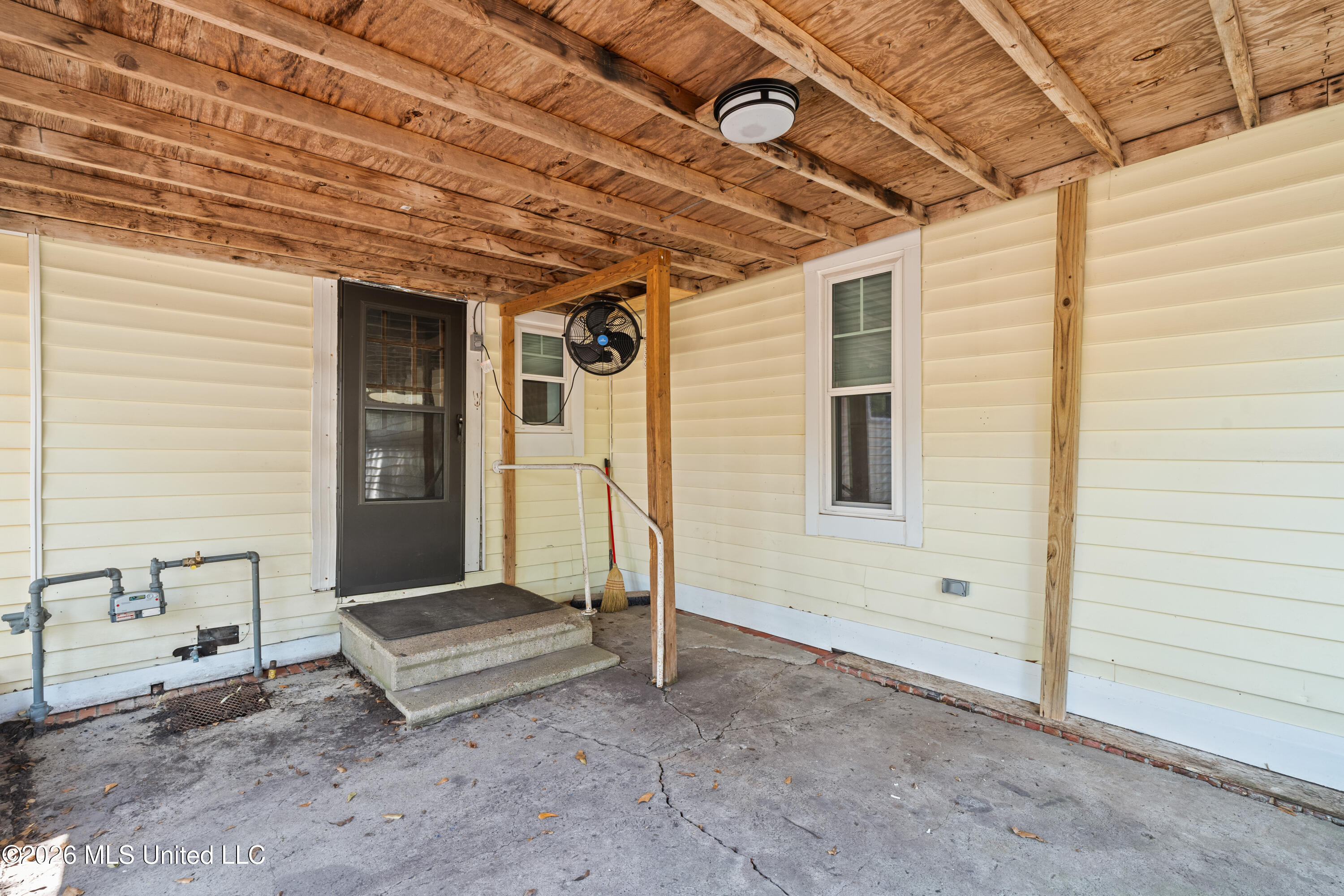 100 Poplar Street Property Photo 34