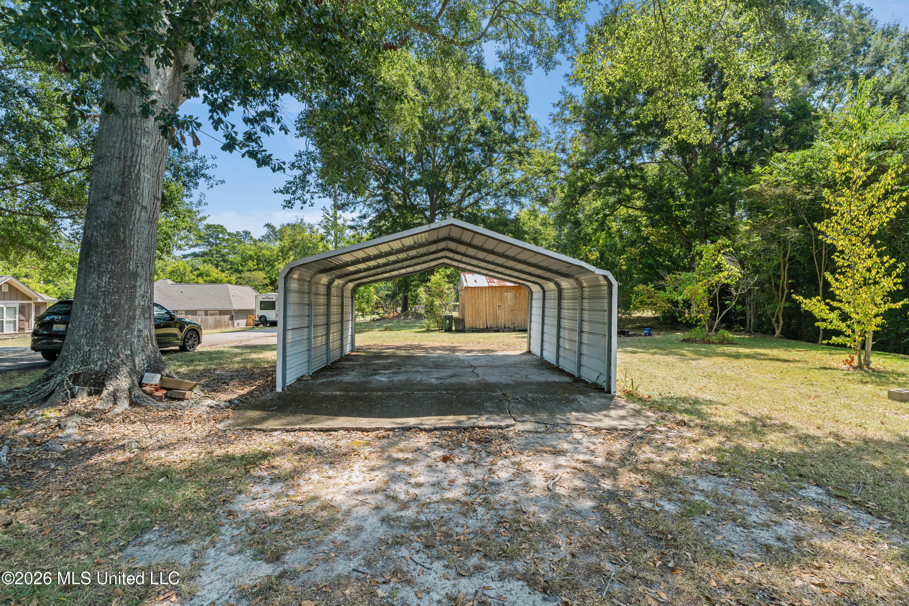 100 Poplar Street Property Photo 35