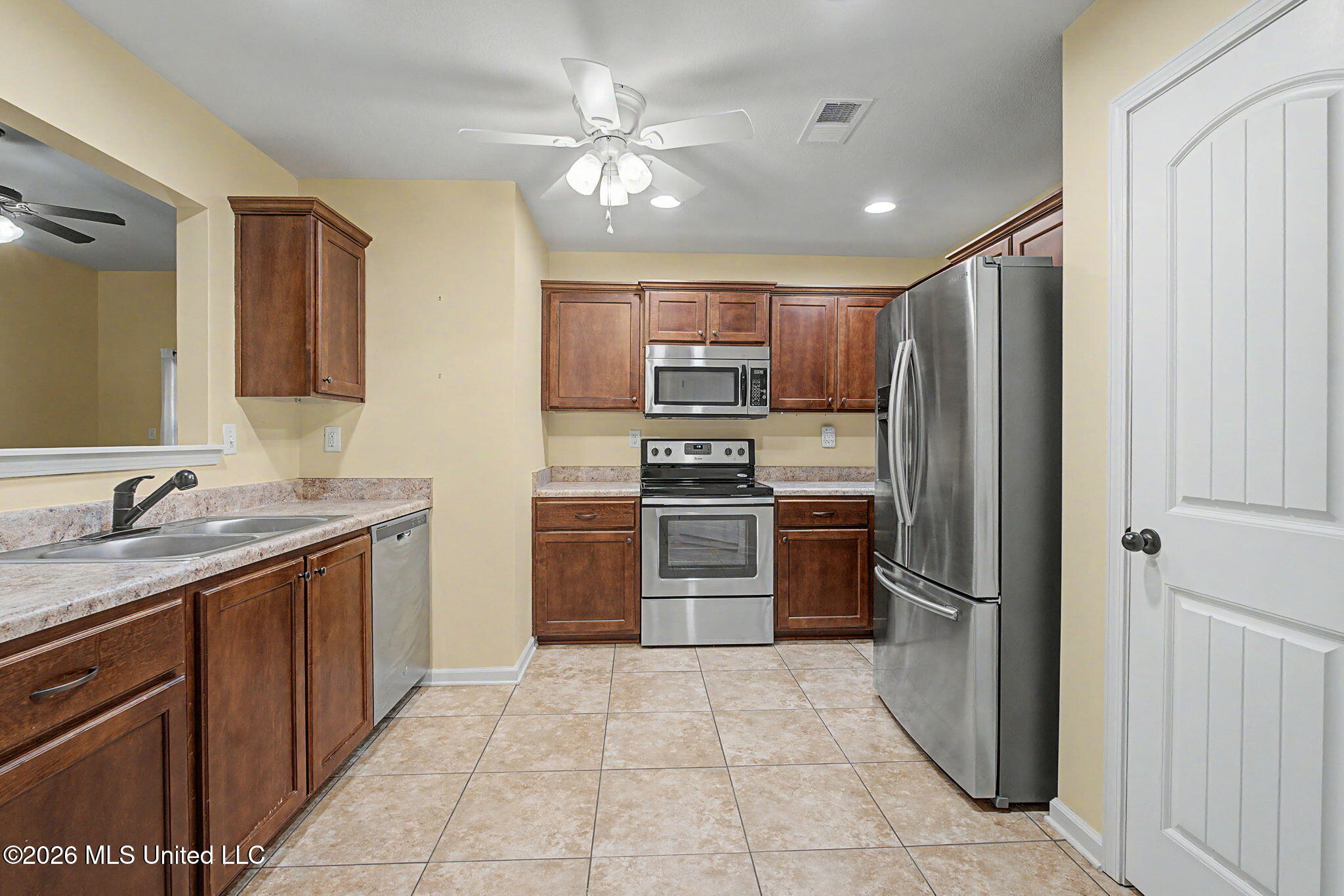 7904 Silverbell Street Property Photo 2