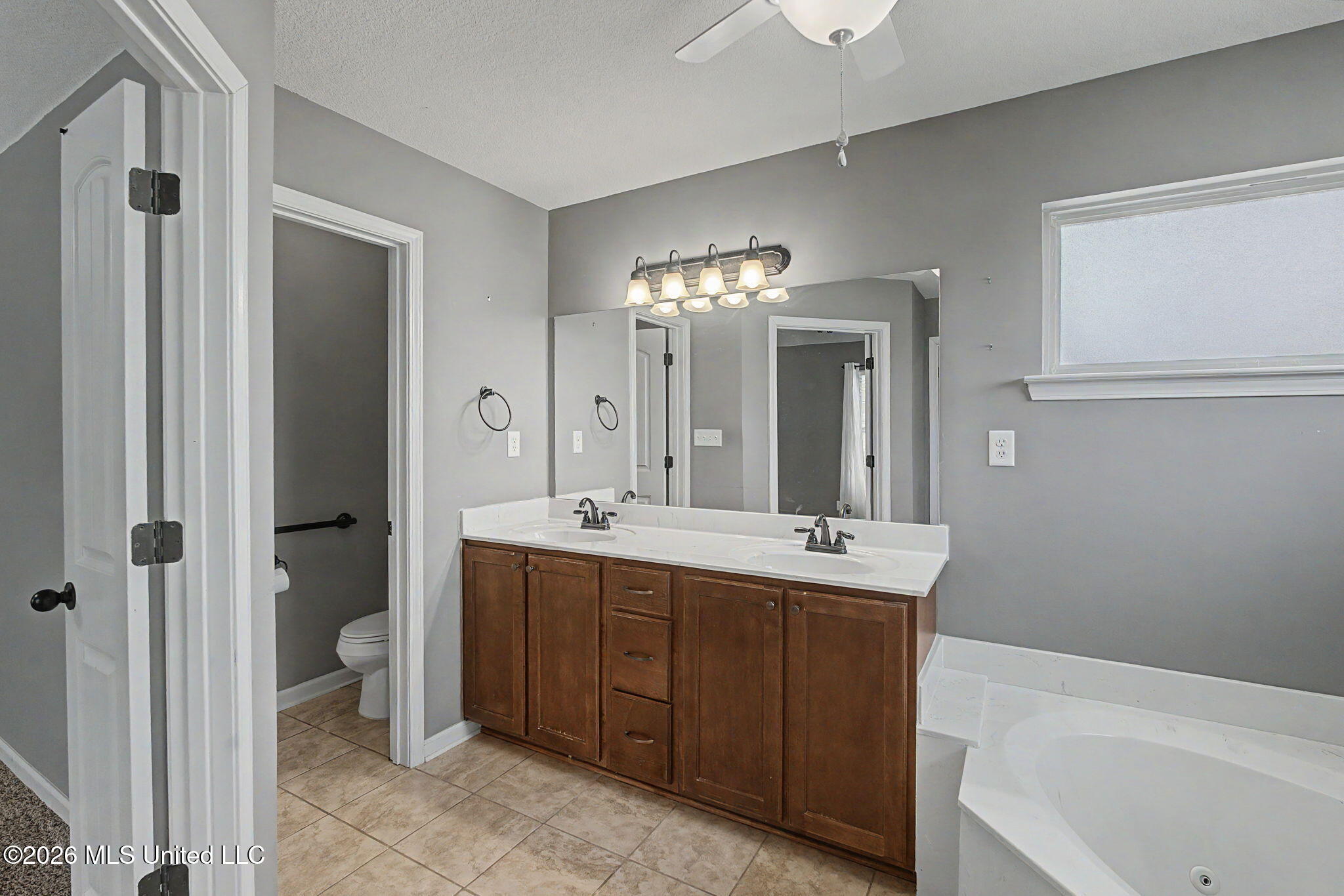 7904 Silverbell Street Property Photo 20