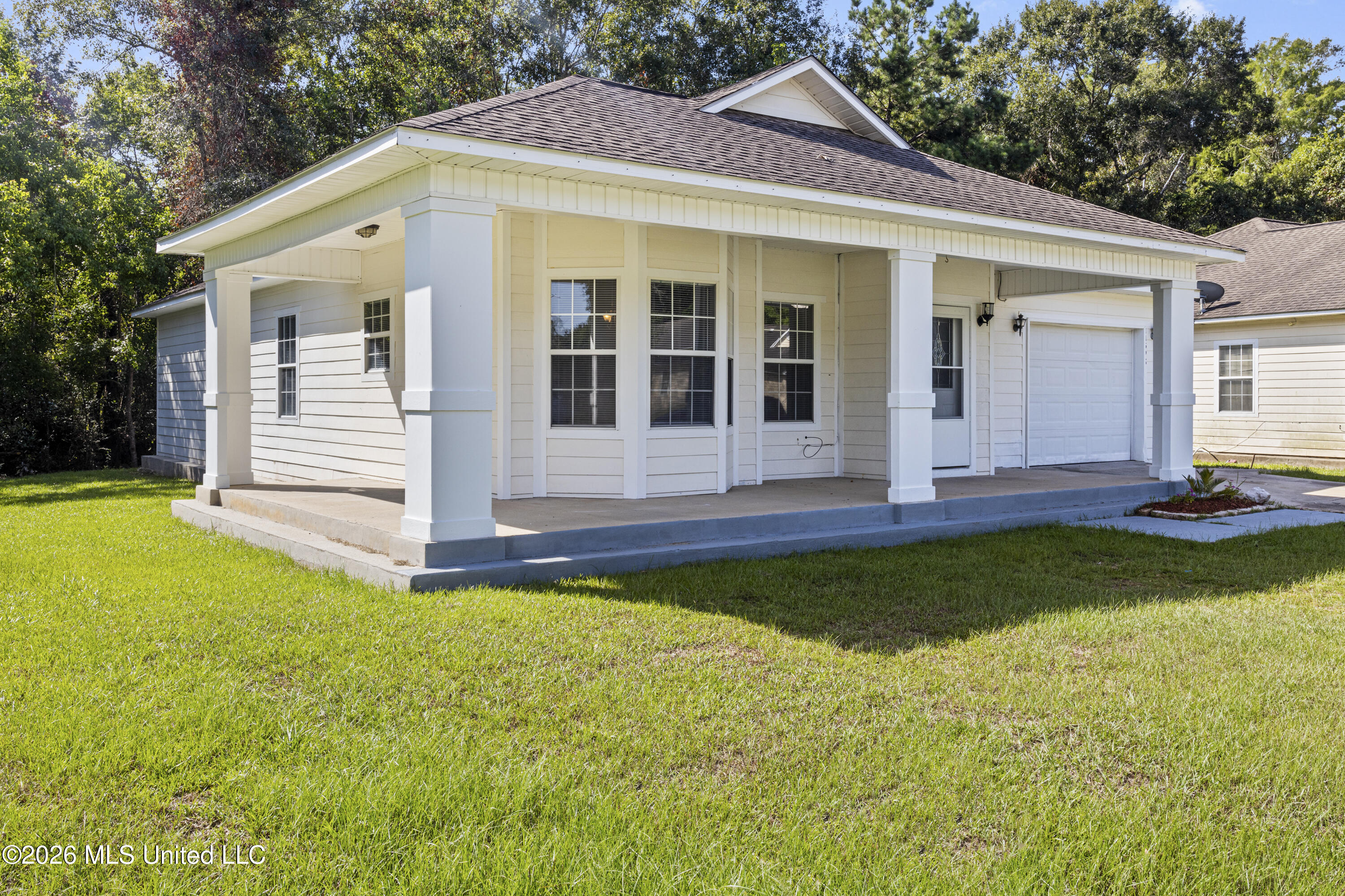 11598 Oaklane Drive Property Photo 3