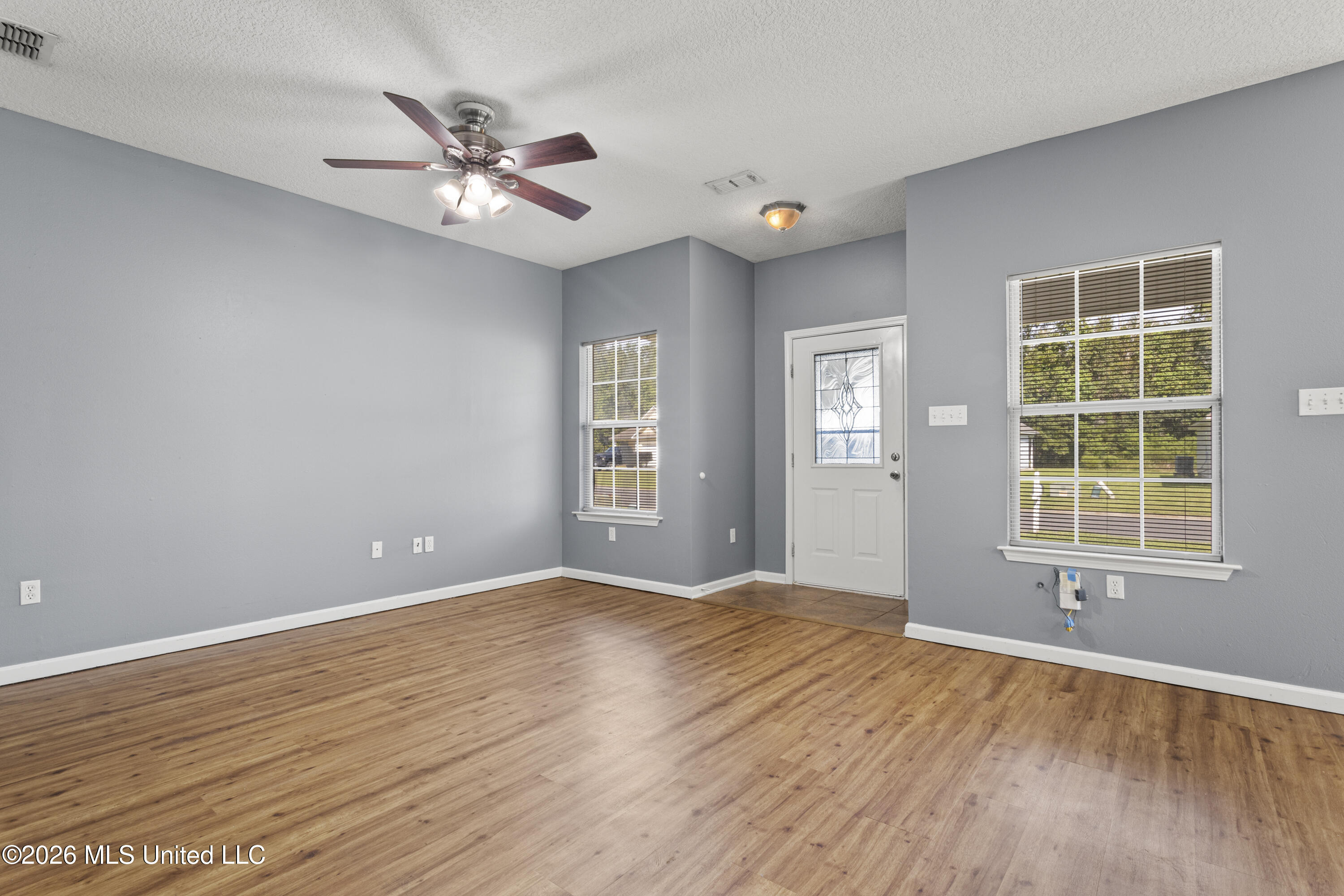 11598 Oaklane Drive Property Photo 5