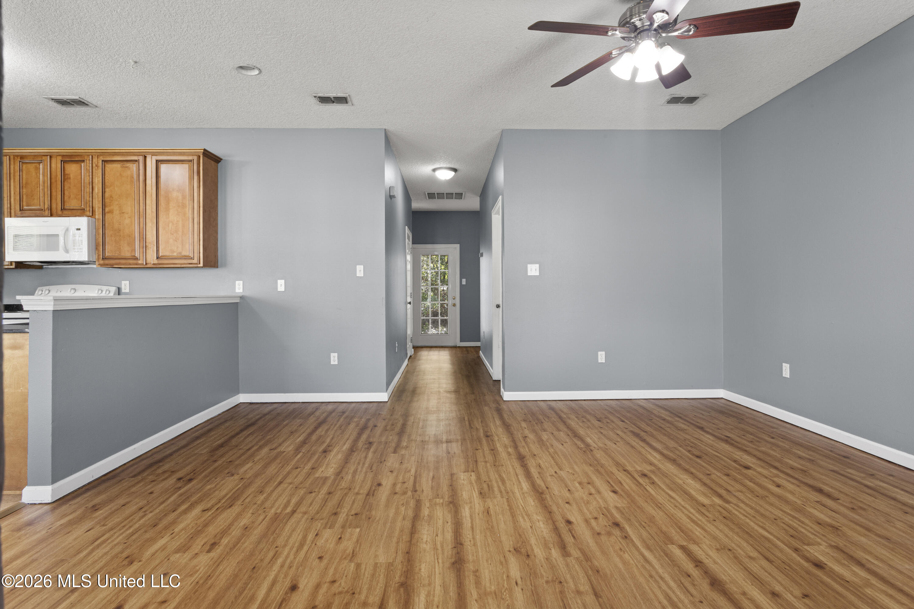 11598 Oaklane Drive Property Photo 7