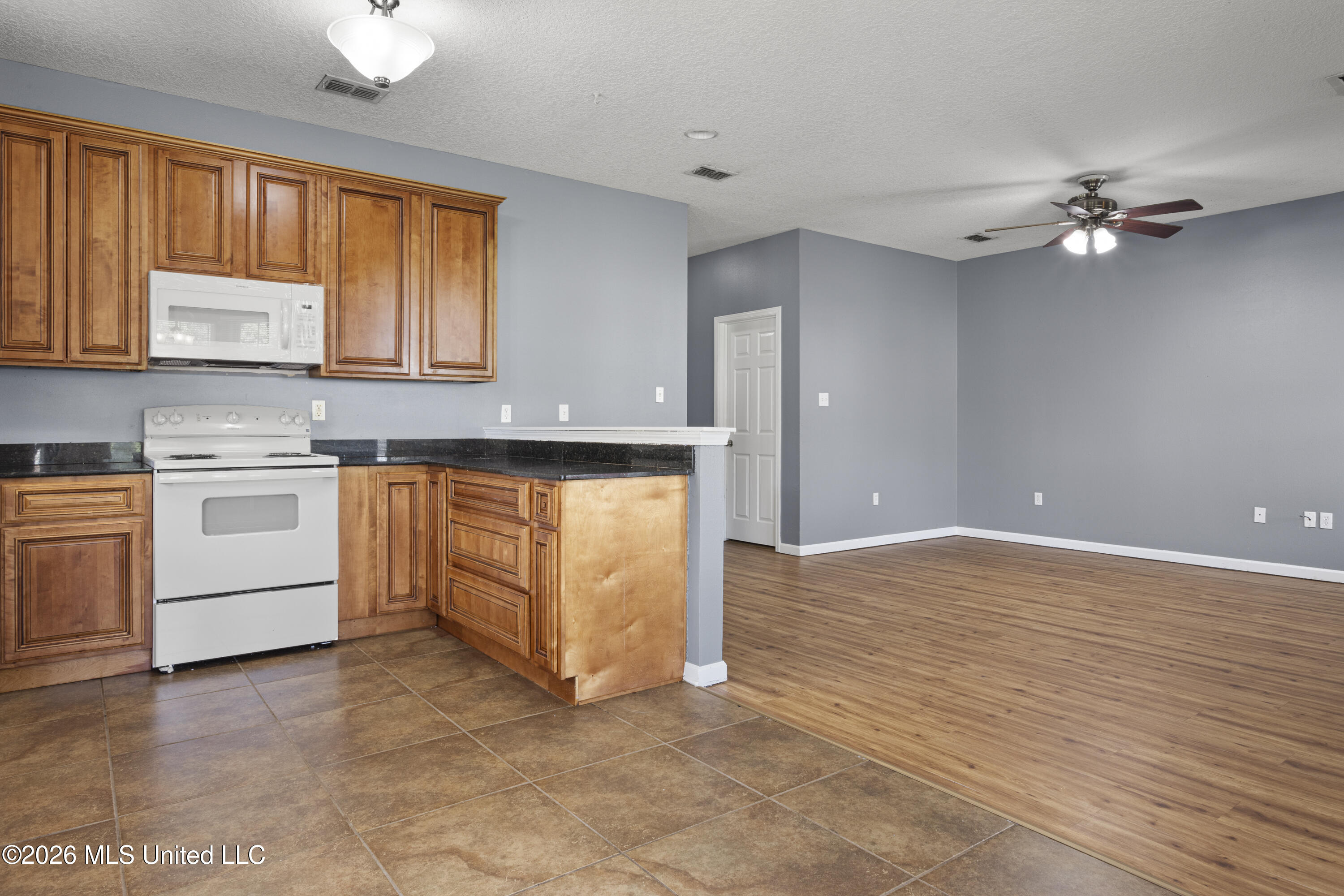 11598 Oaklane Drive Property Photo 14