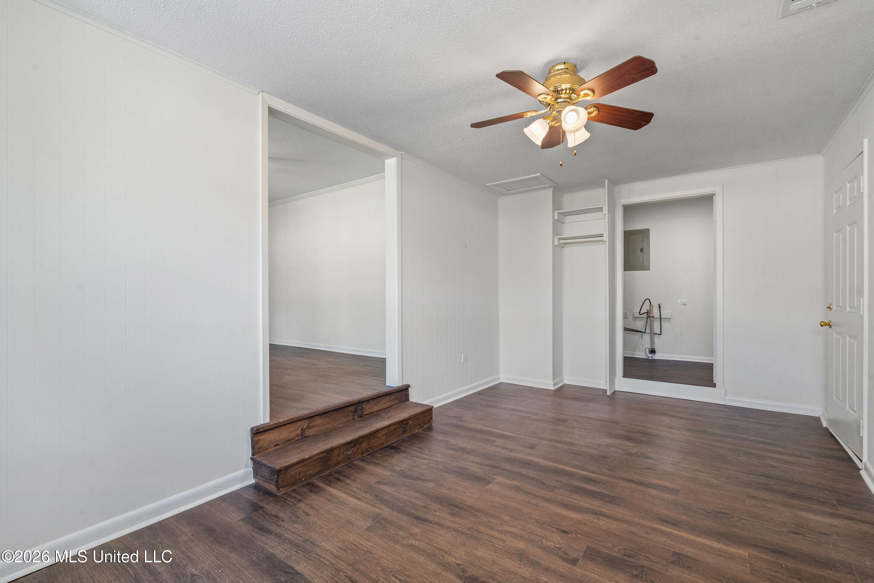 1672 School Street Property Photo 17