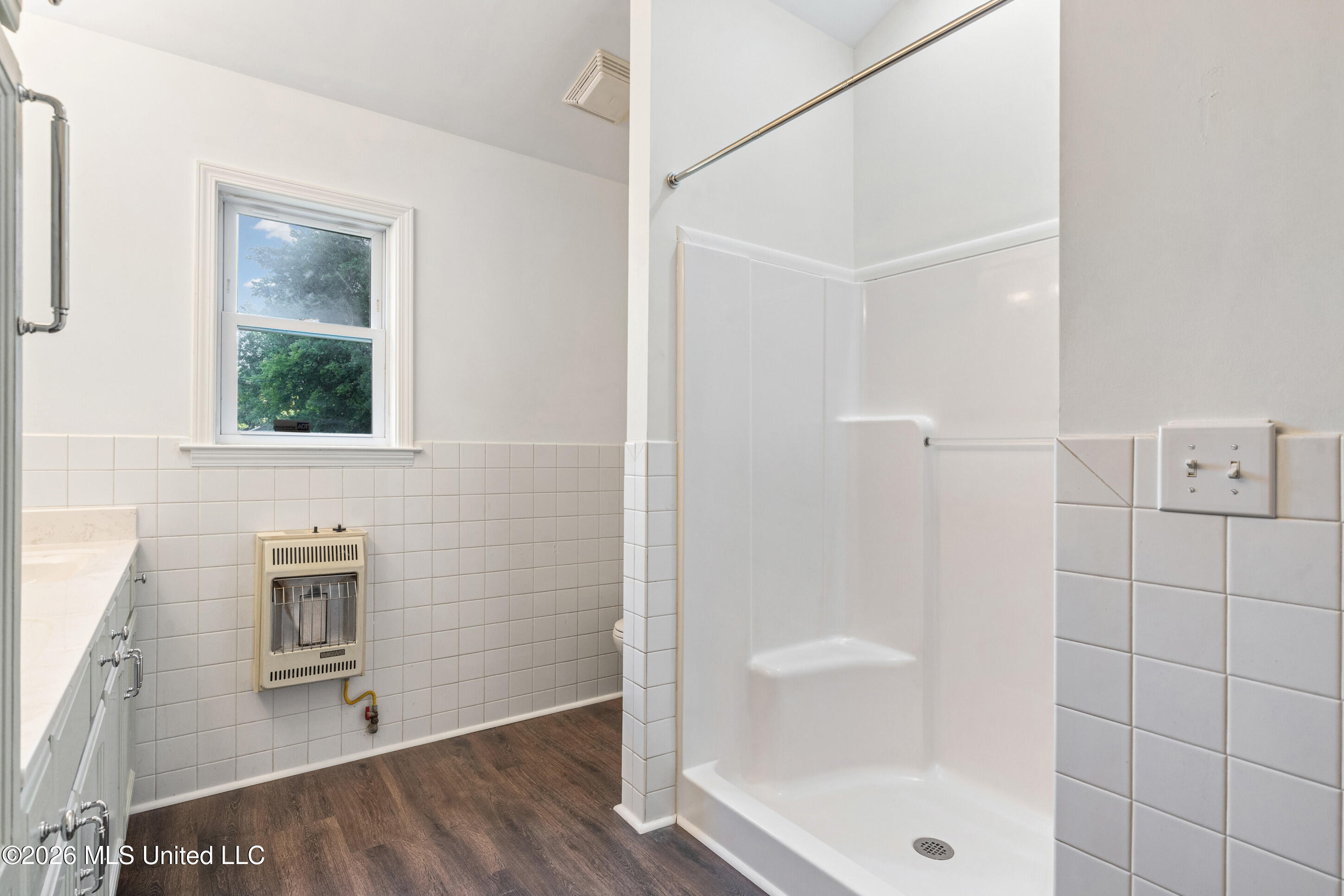 1672 School Street Property Photo 22