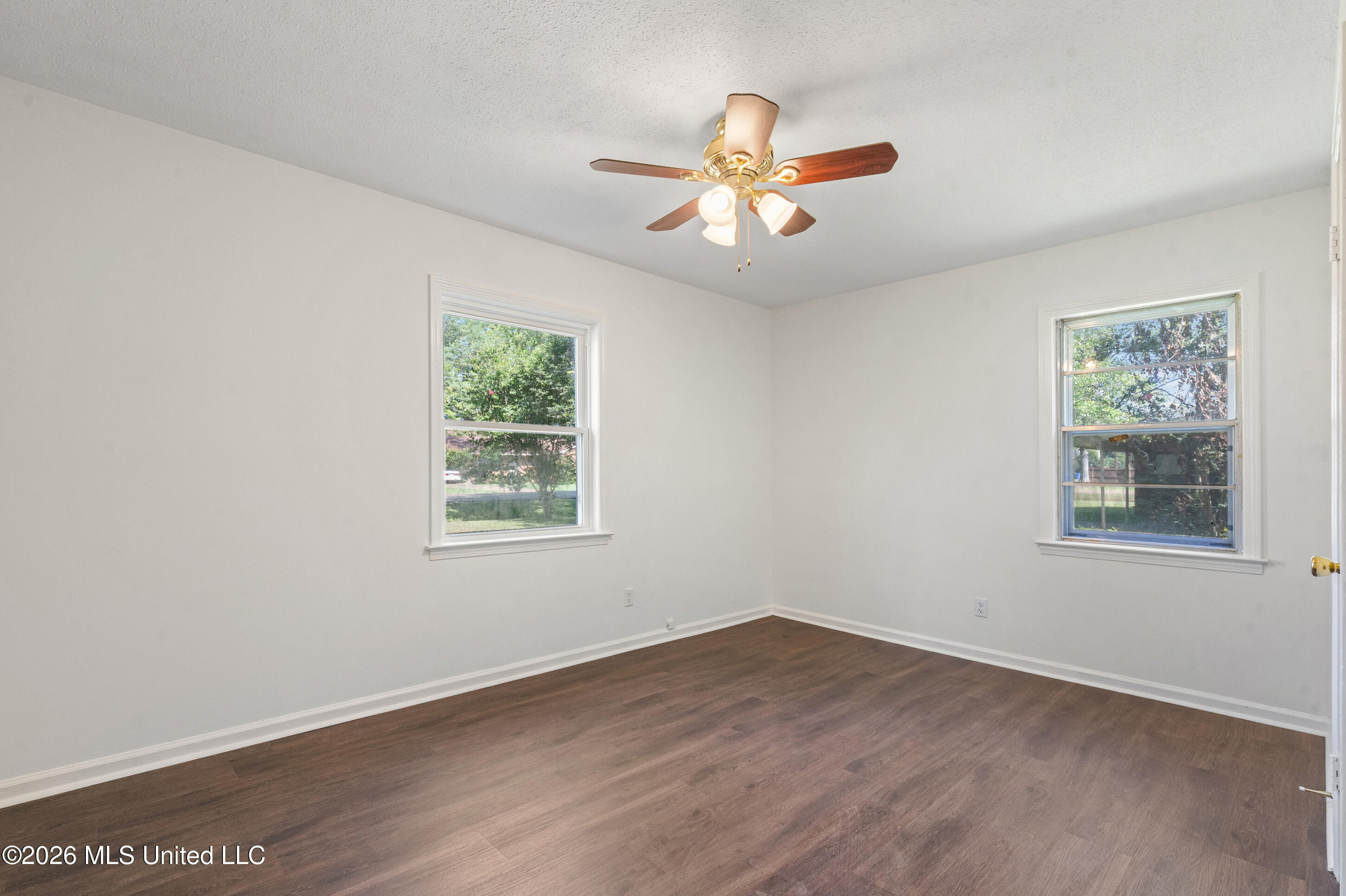 1672 School Street Property Photo 24