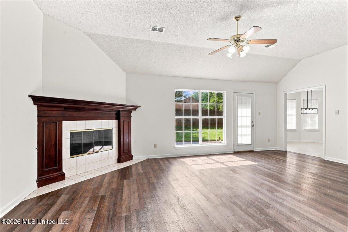 7414 Hunters Hollow Lane Property Photo 9