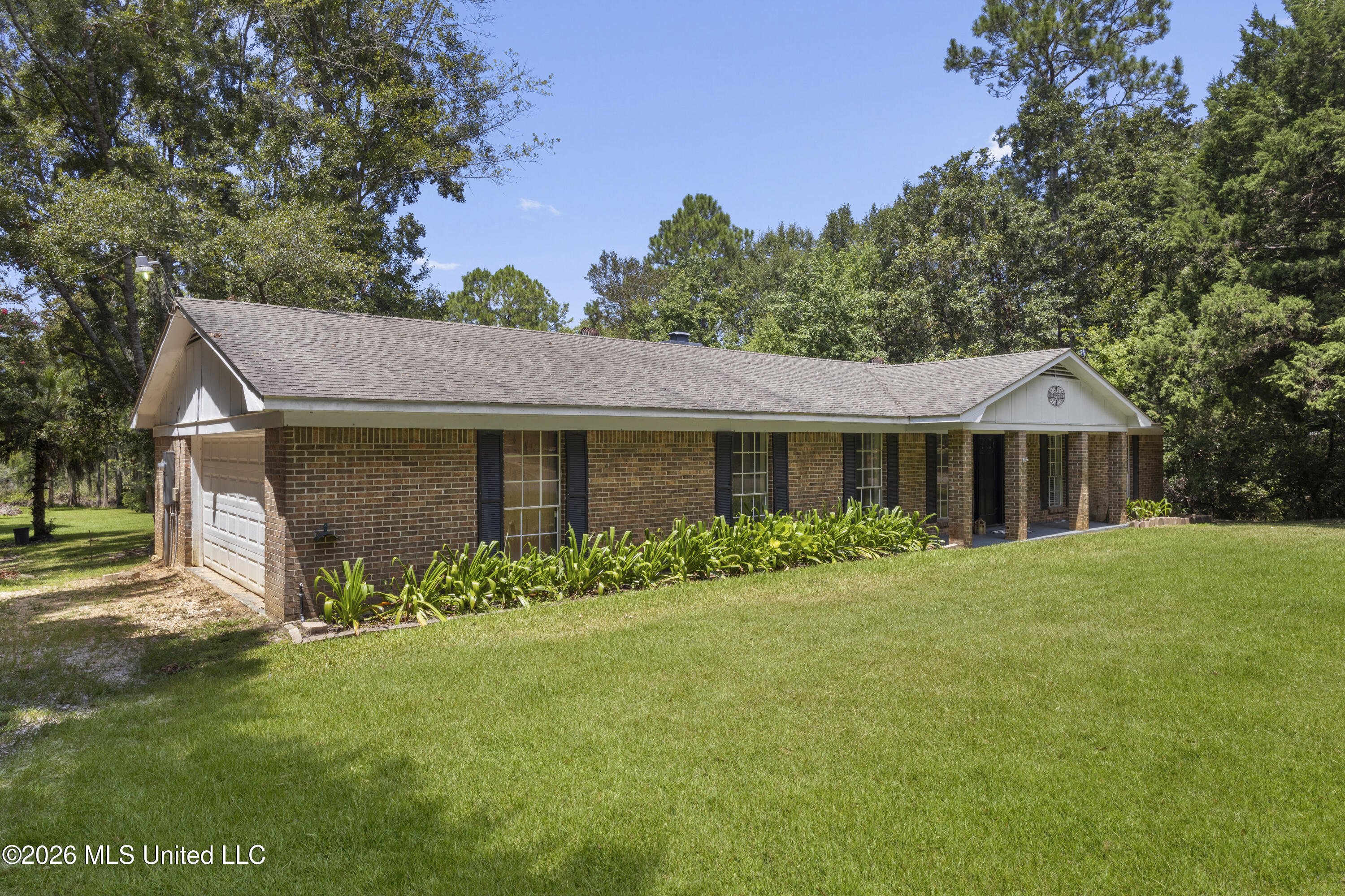 2236 Brookside Drive Property Photo 3