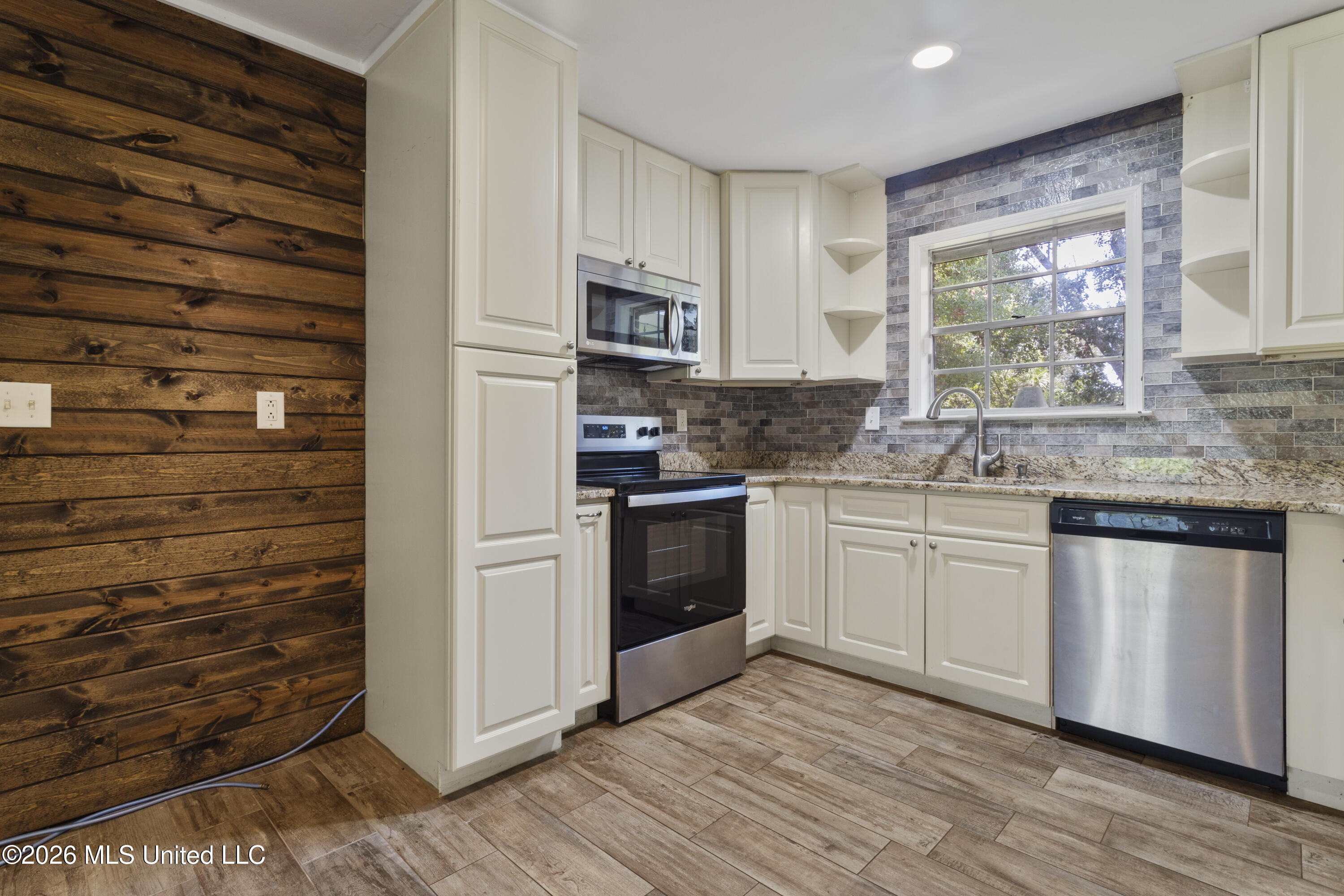 2236 Brookside Drive Property Photo 18