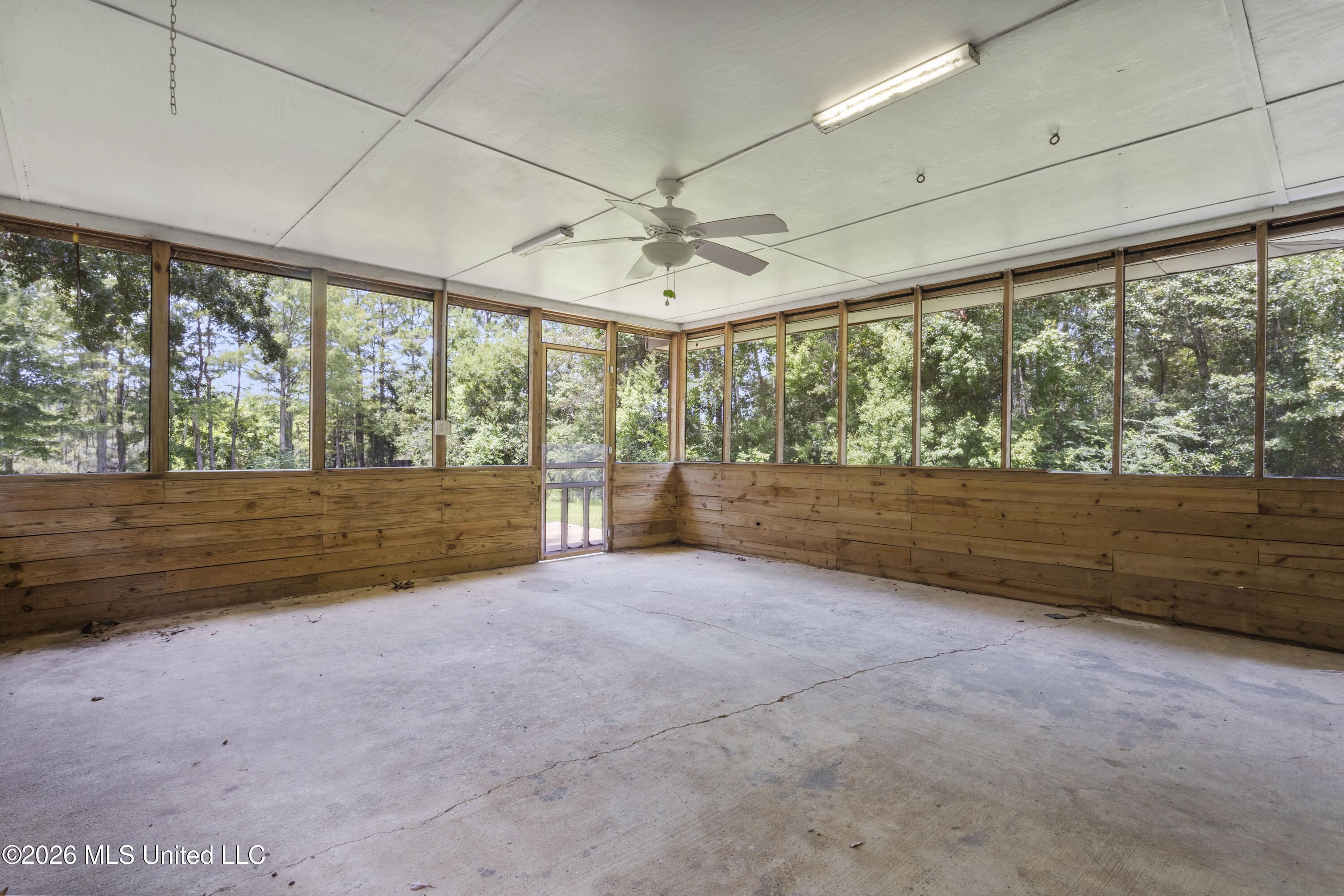 2236 Brookside Drive Property Photo 32