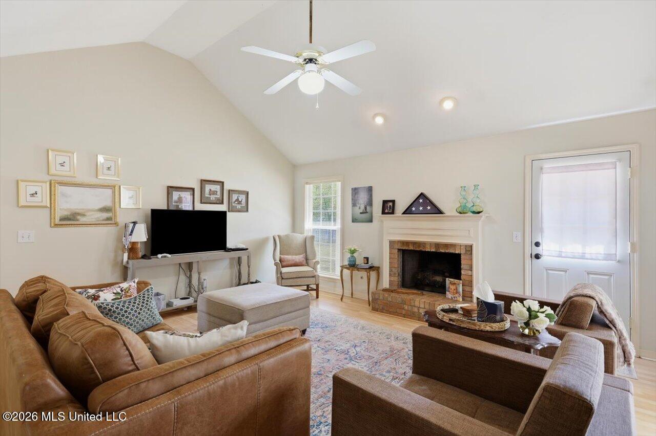 6016 Hawthorne Hill Road Property Photo 7