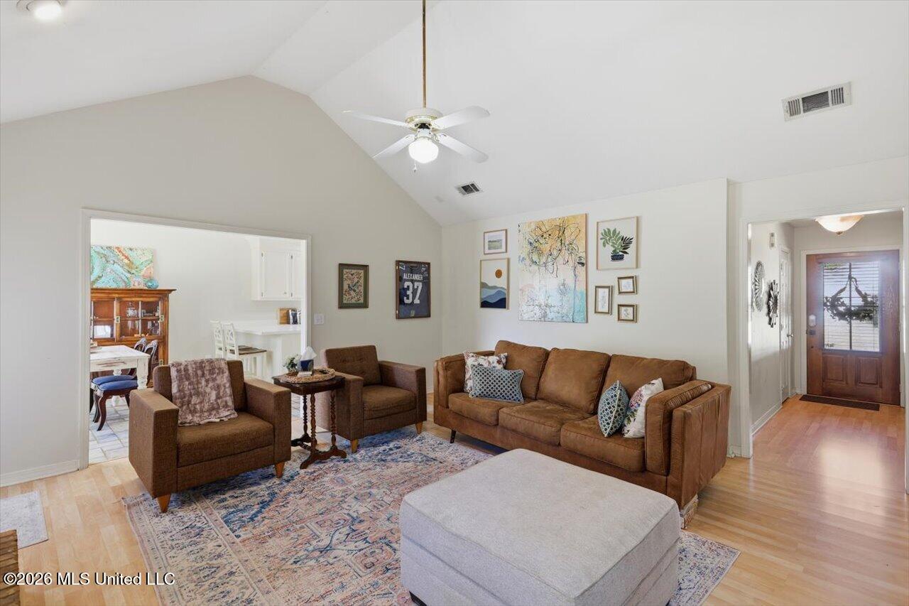 6016 Hawthorne Hill Road Property Photo 8