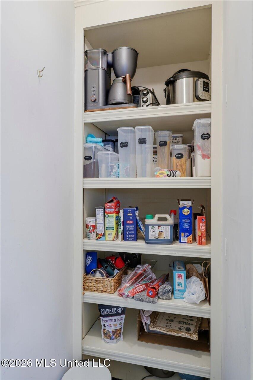 6016 Hawthorne Hill Road Property Photo 13