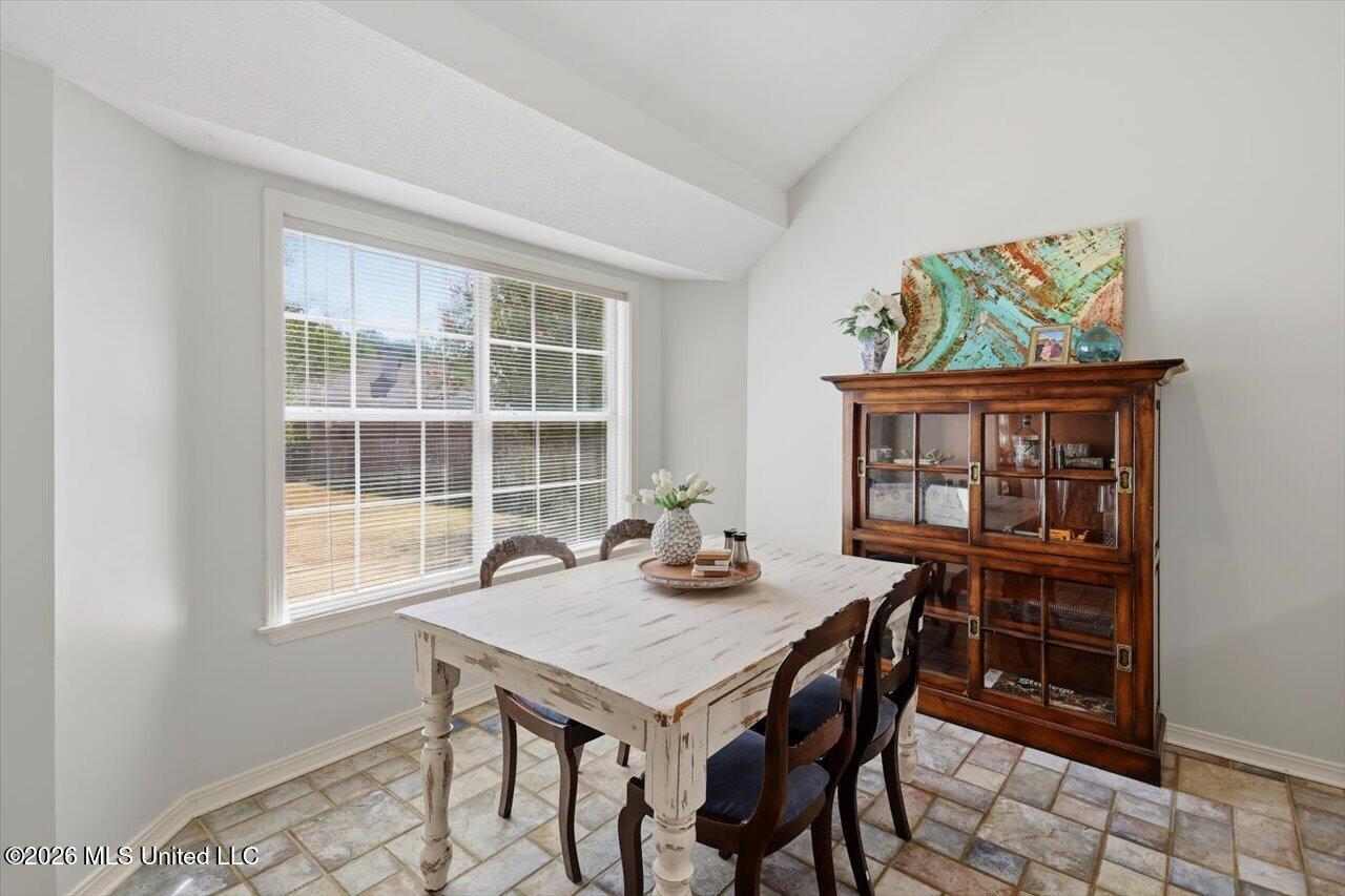 6016 Hawthorne Hill Road Property Photo 14