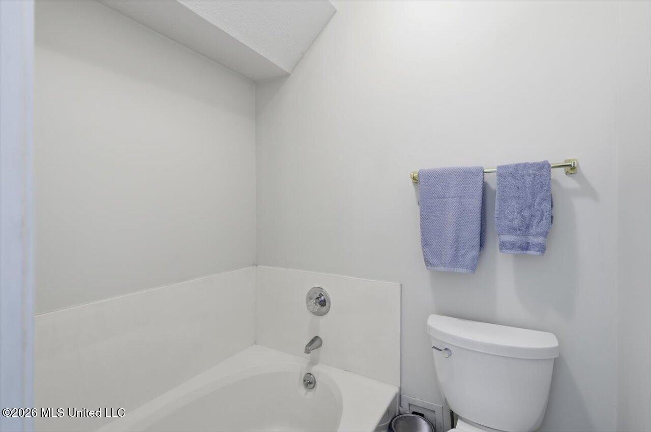 6016 Hawthorne Hill Road Property Photo 20