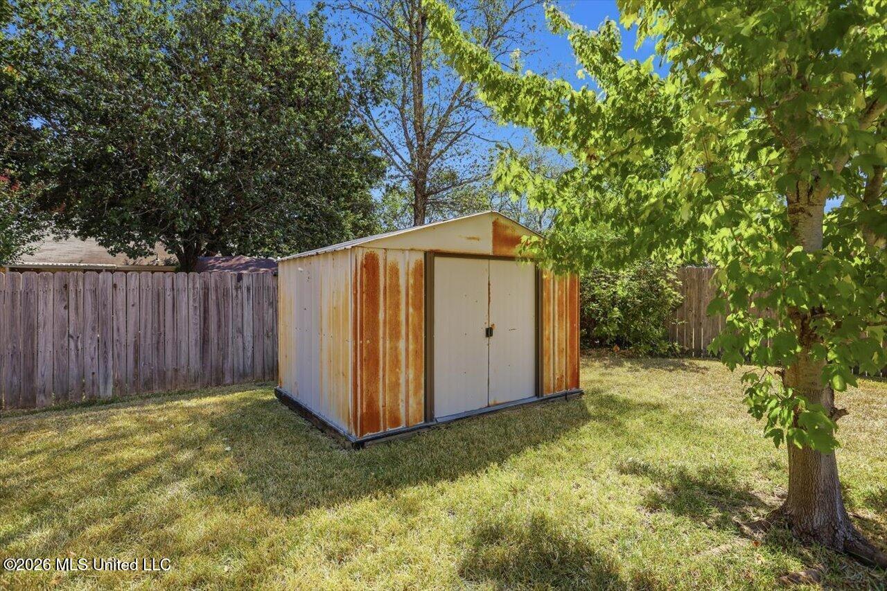 6016 Hawthorne Hill Road Property Photo 28