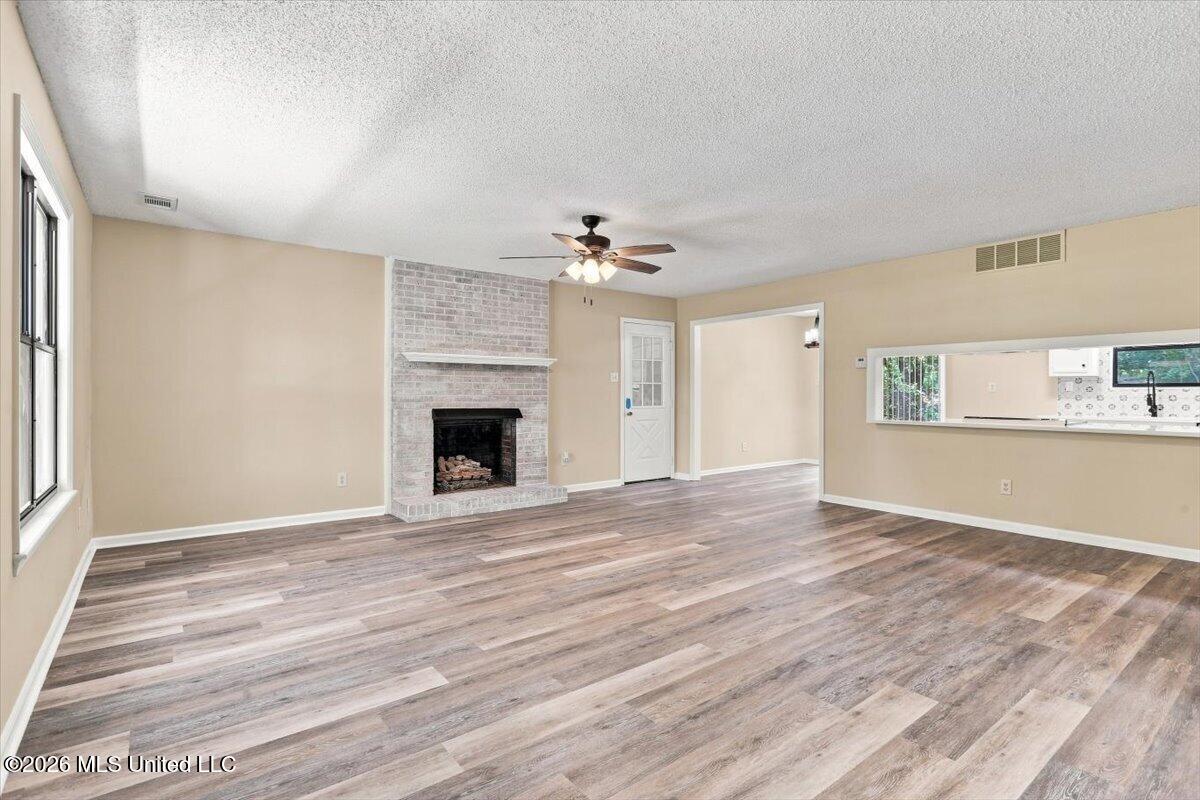 9105 Center Hill Road Property Photo 8