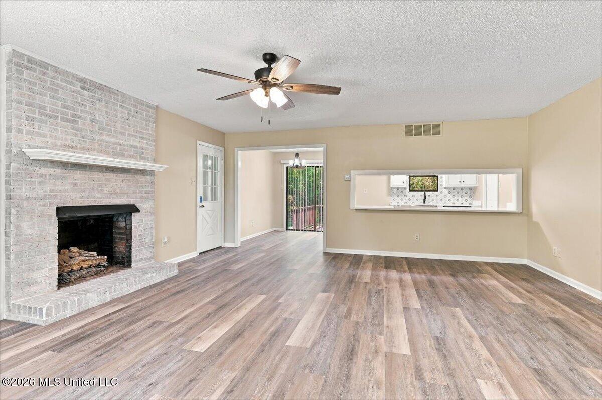 9105 Center Hill Road Property Photo 10