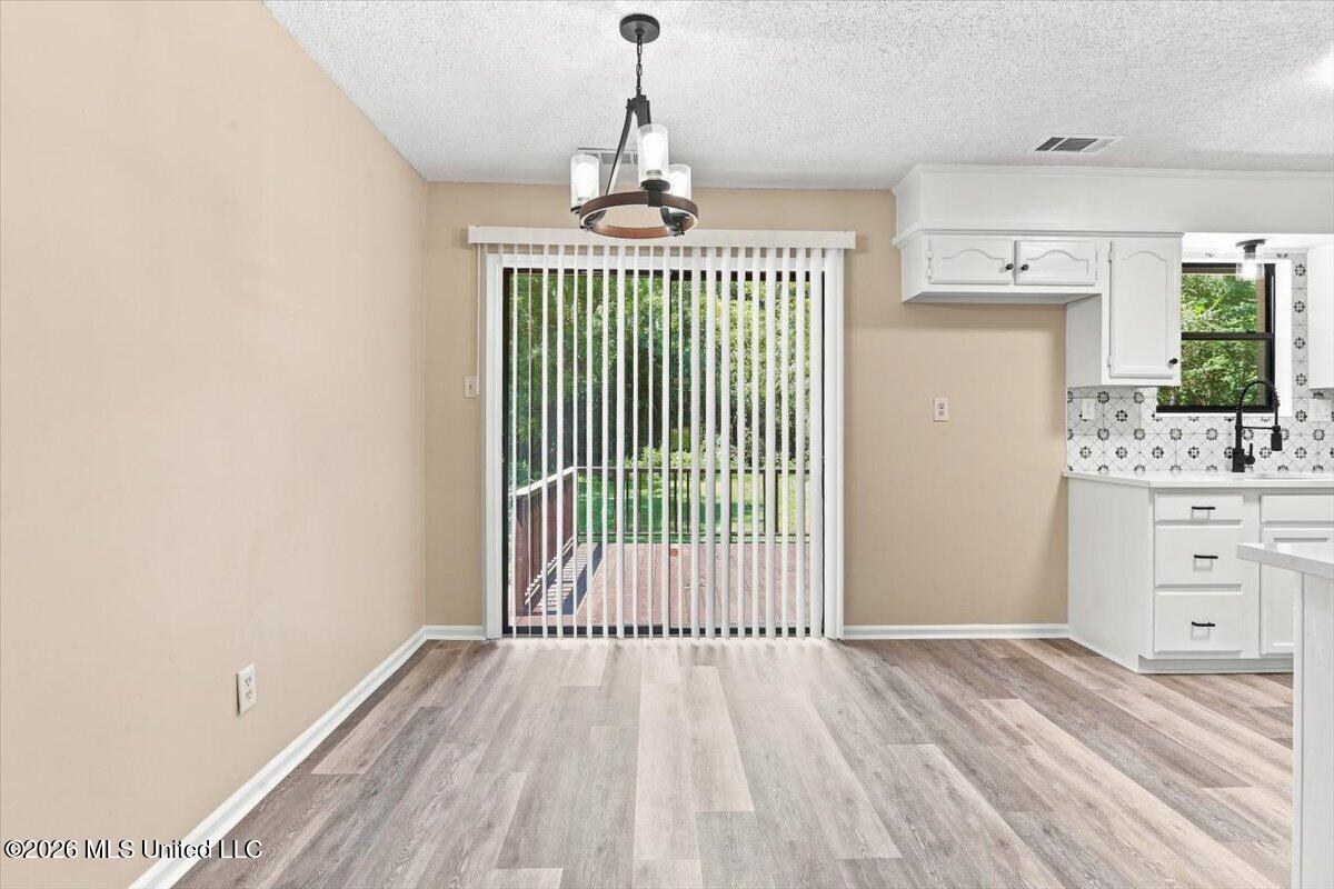9105 Center Hill Road Property Photo 12